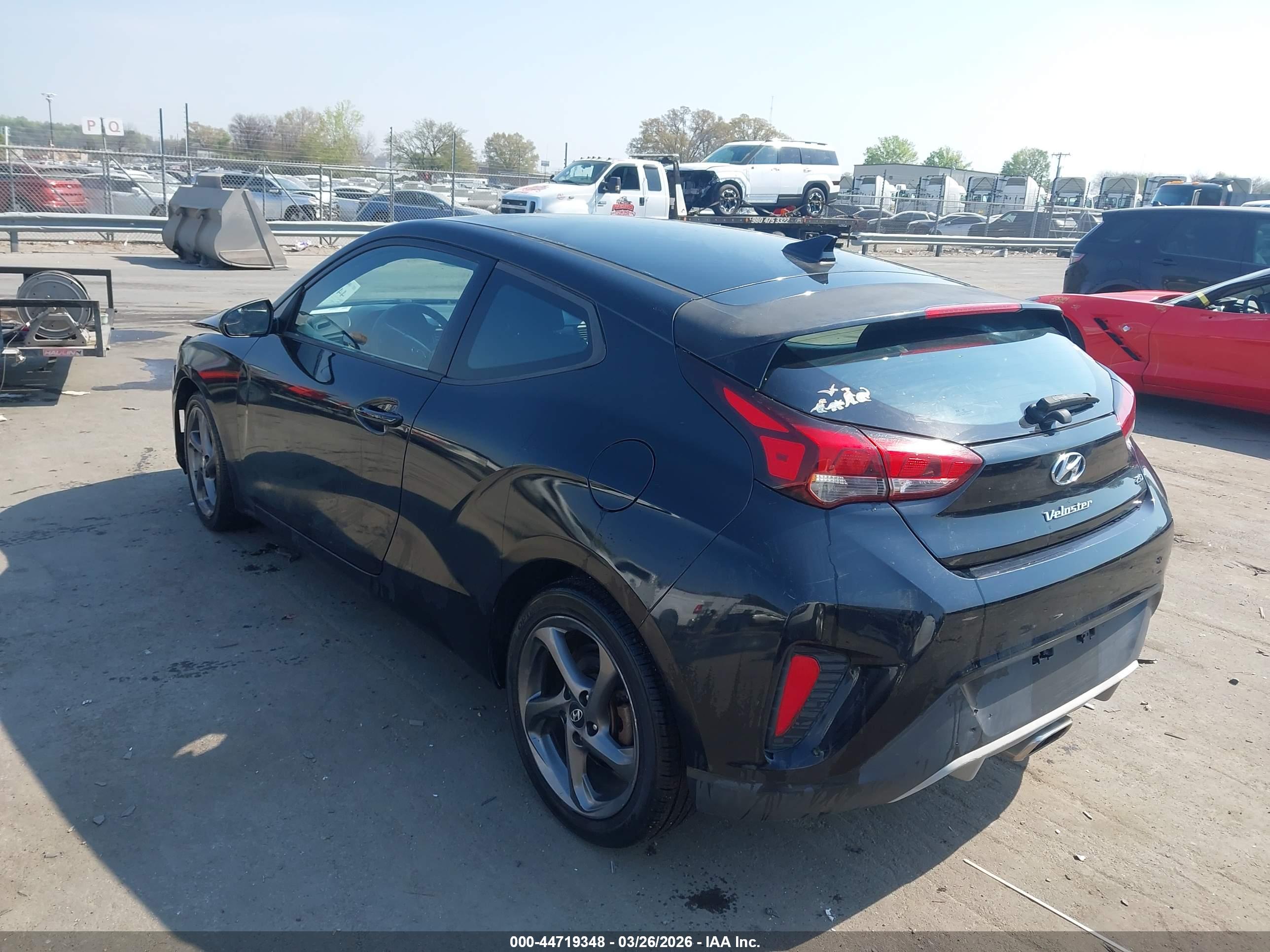 HYUNDAI VELOSTER image 3