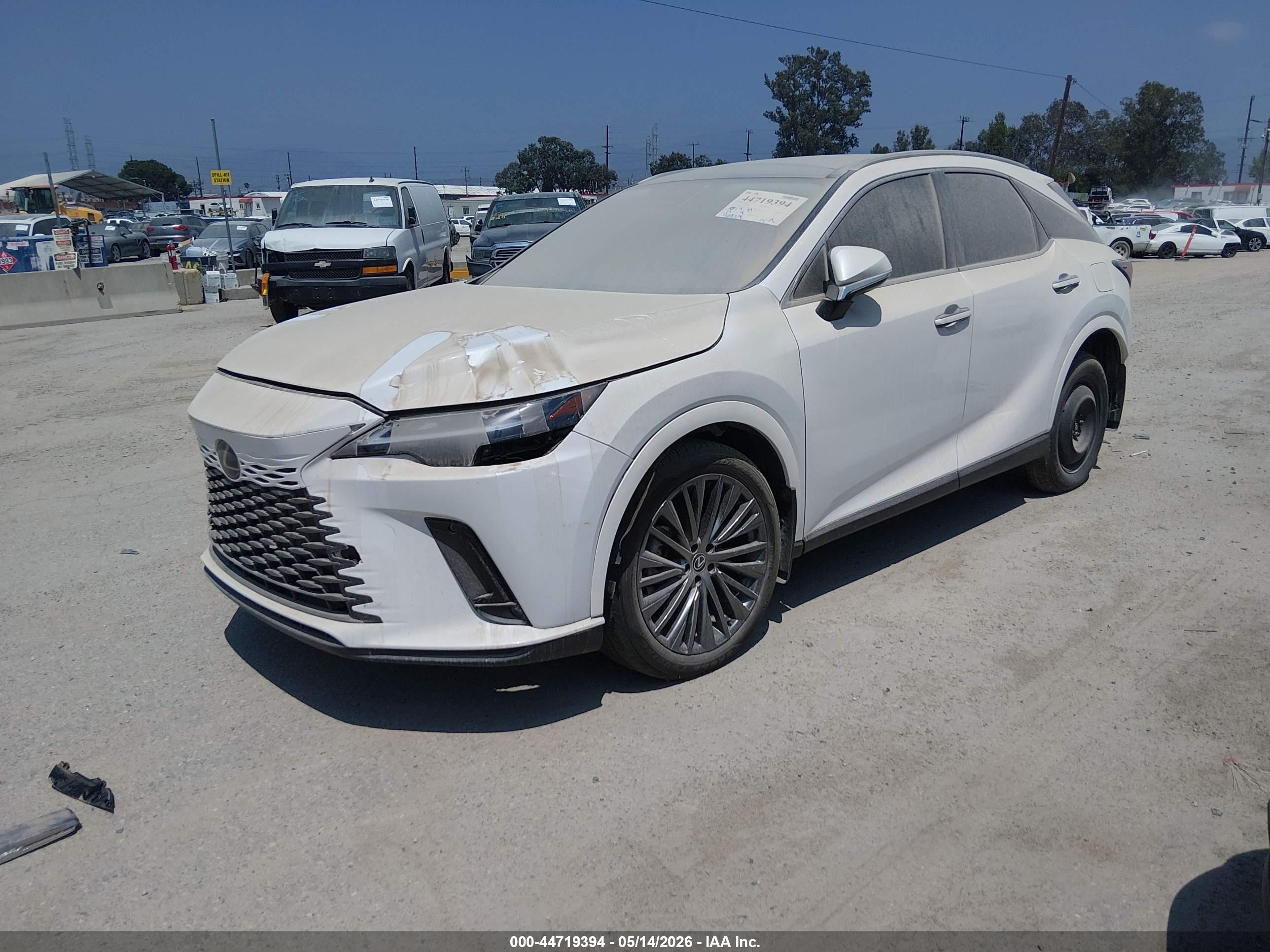 LEXUS RX image 2