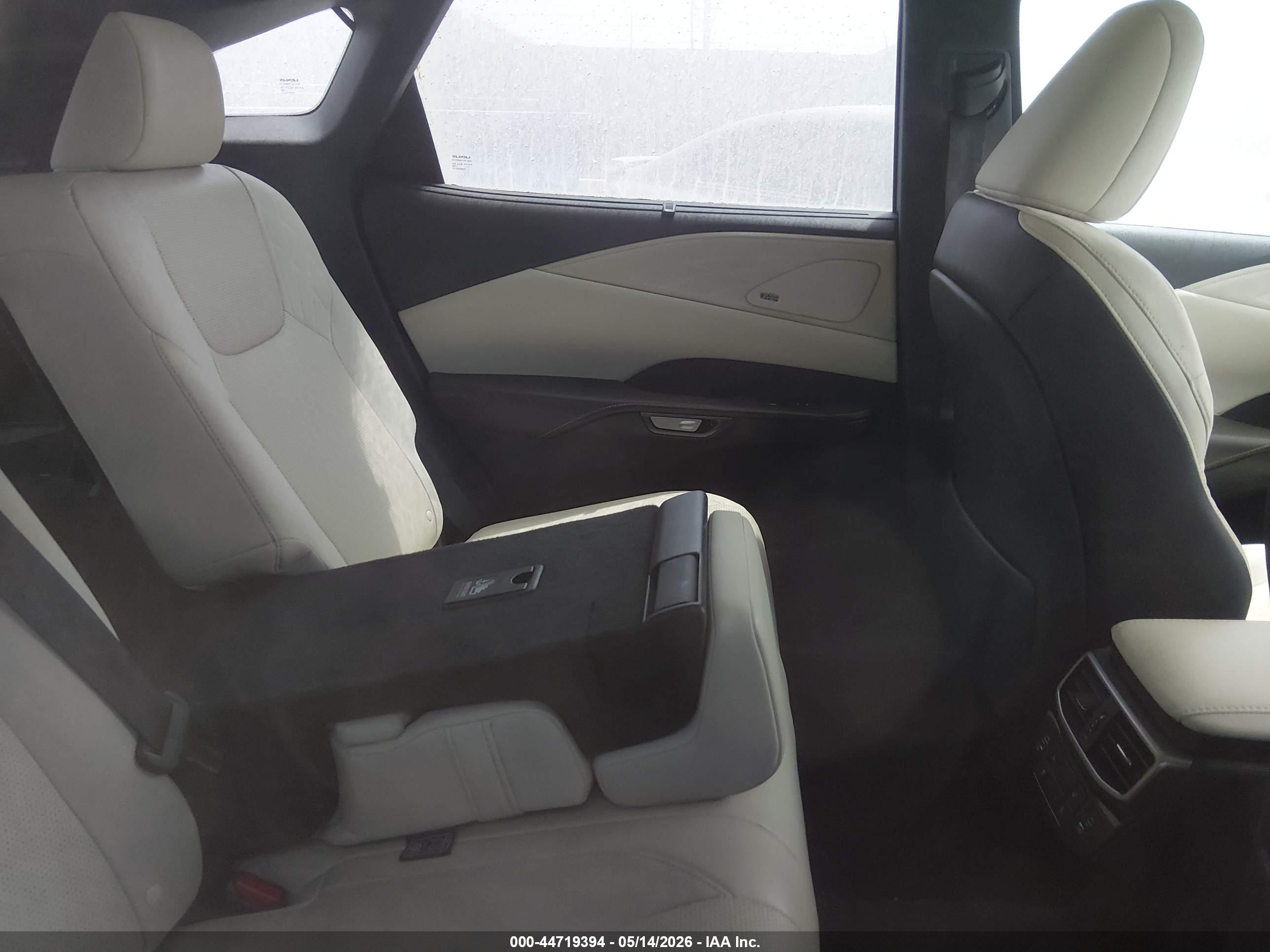 LEXUS RX image 8
