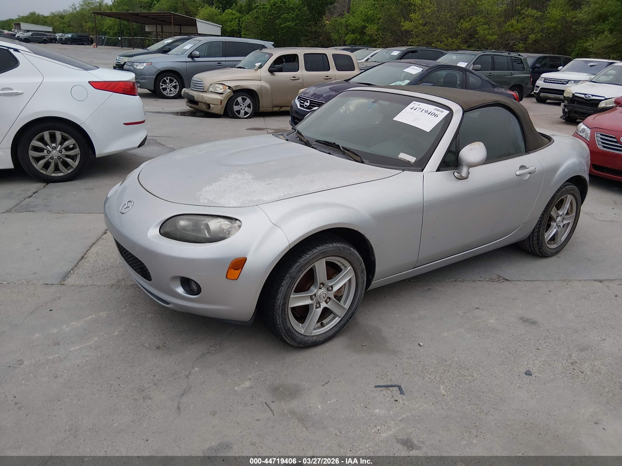 MAZDA MX-5 image 2