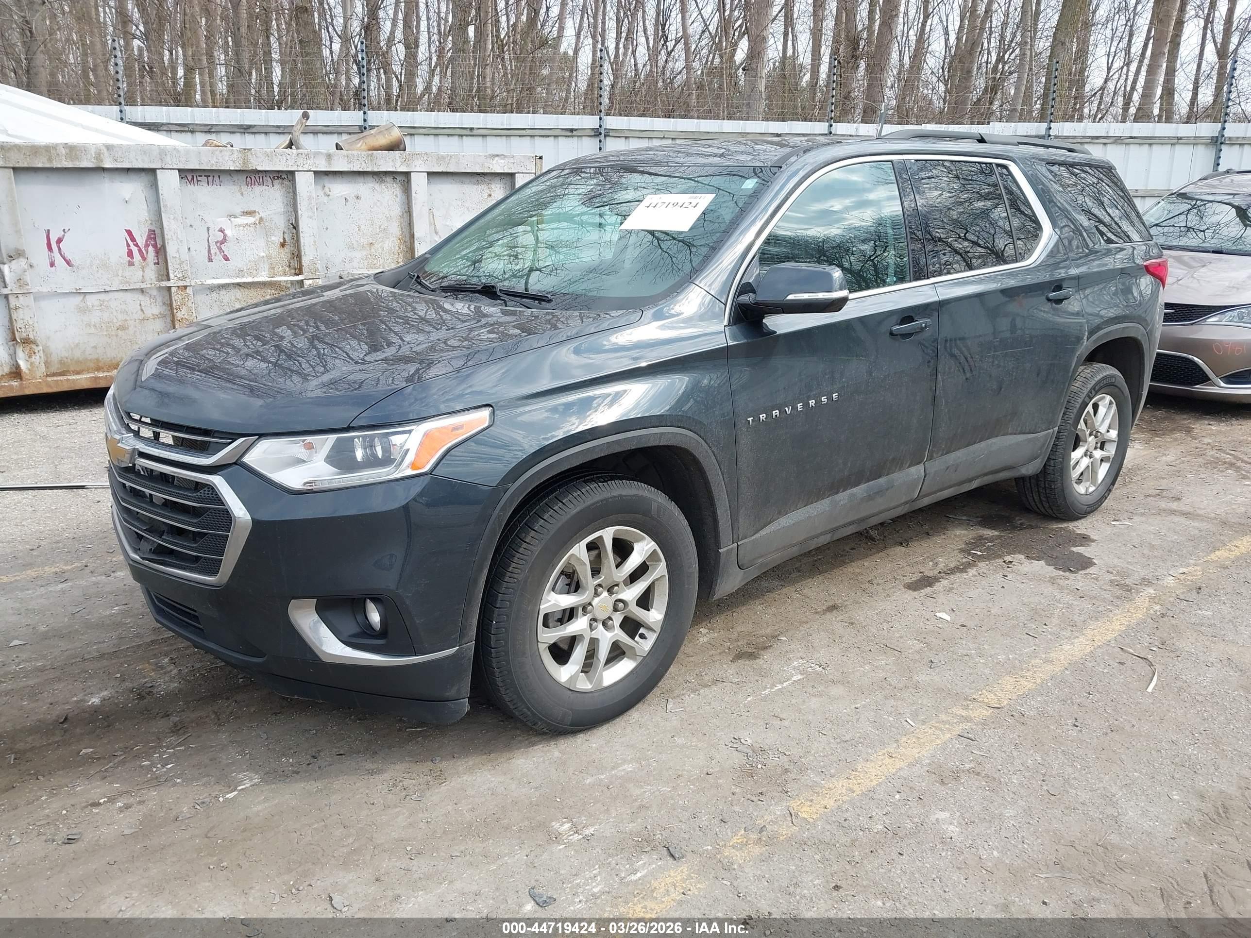 CHEVROLET TRAVERSE image 2