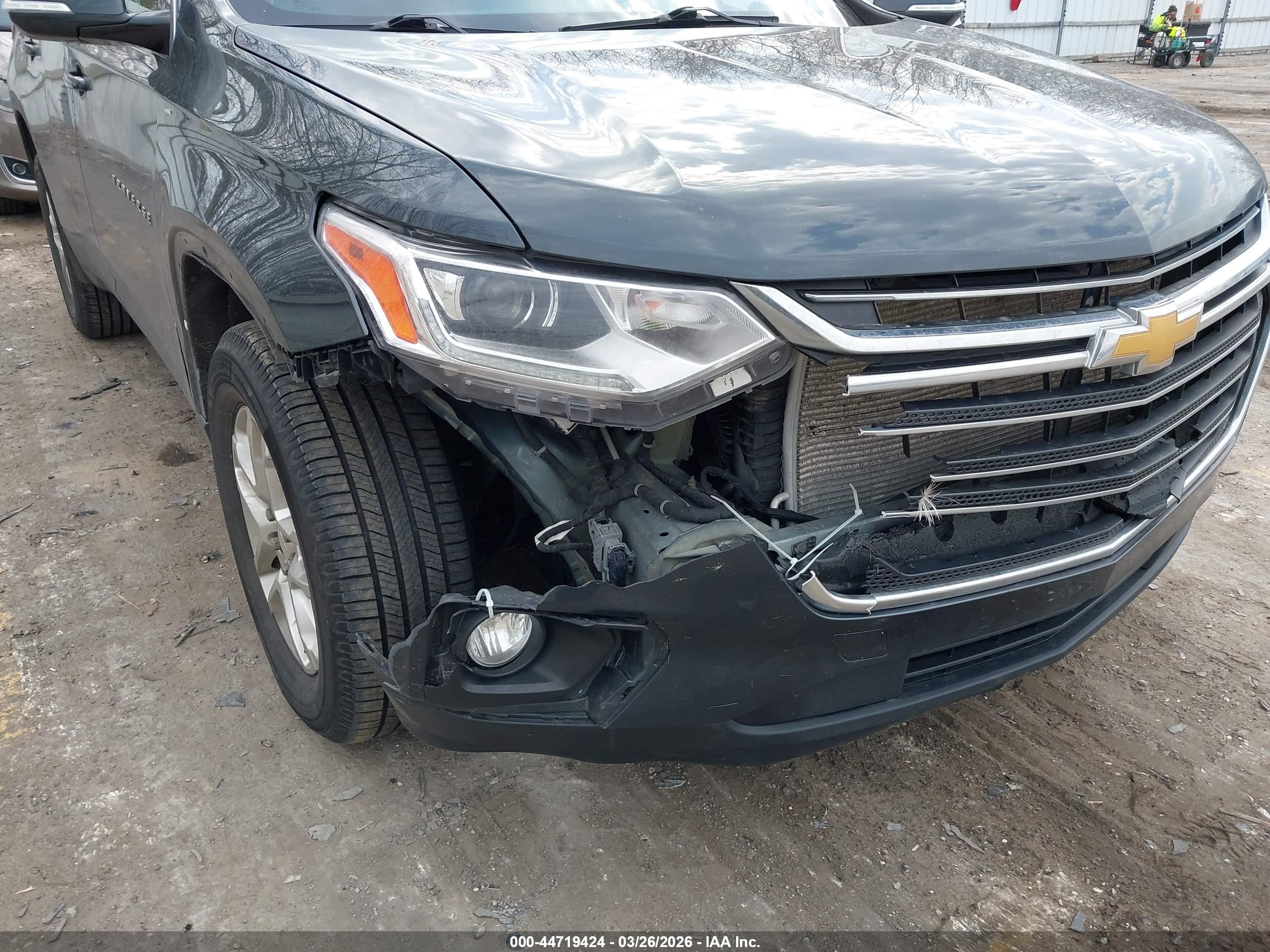 CHEVROLET TRAVERSE image 6