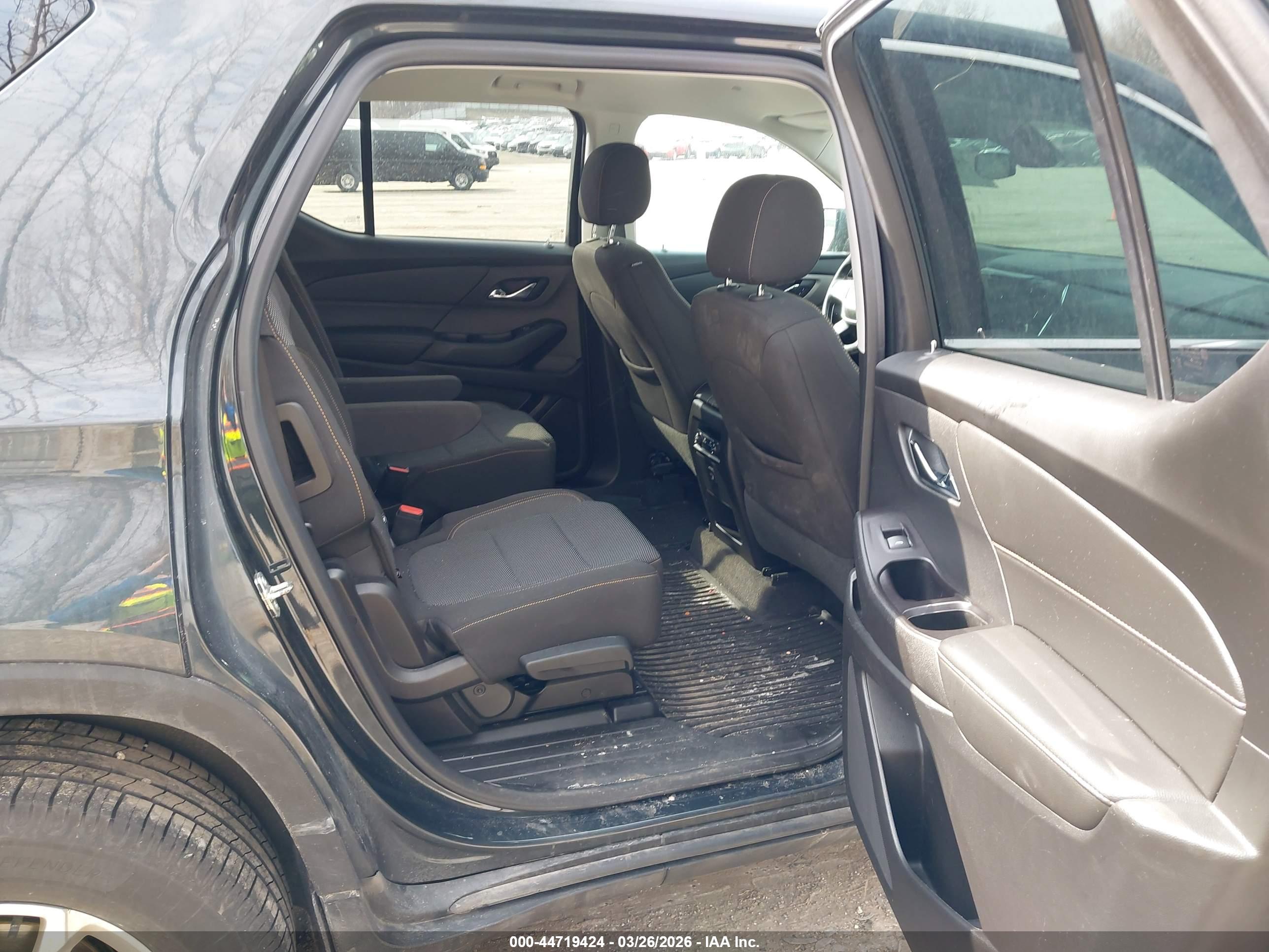 CHEVROLET TRAVERSE image 8