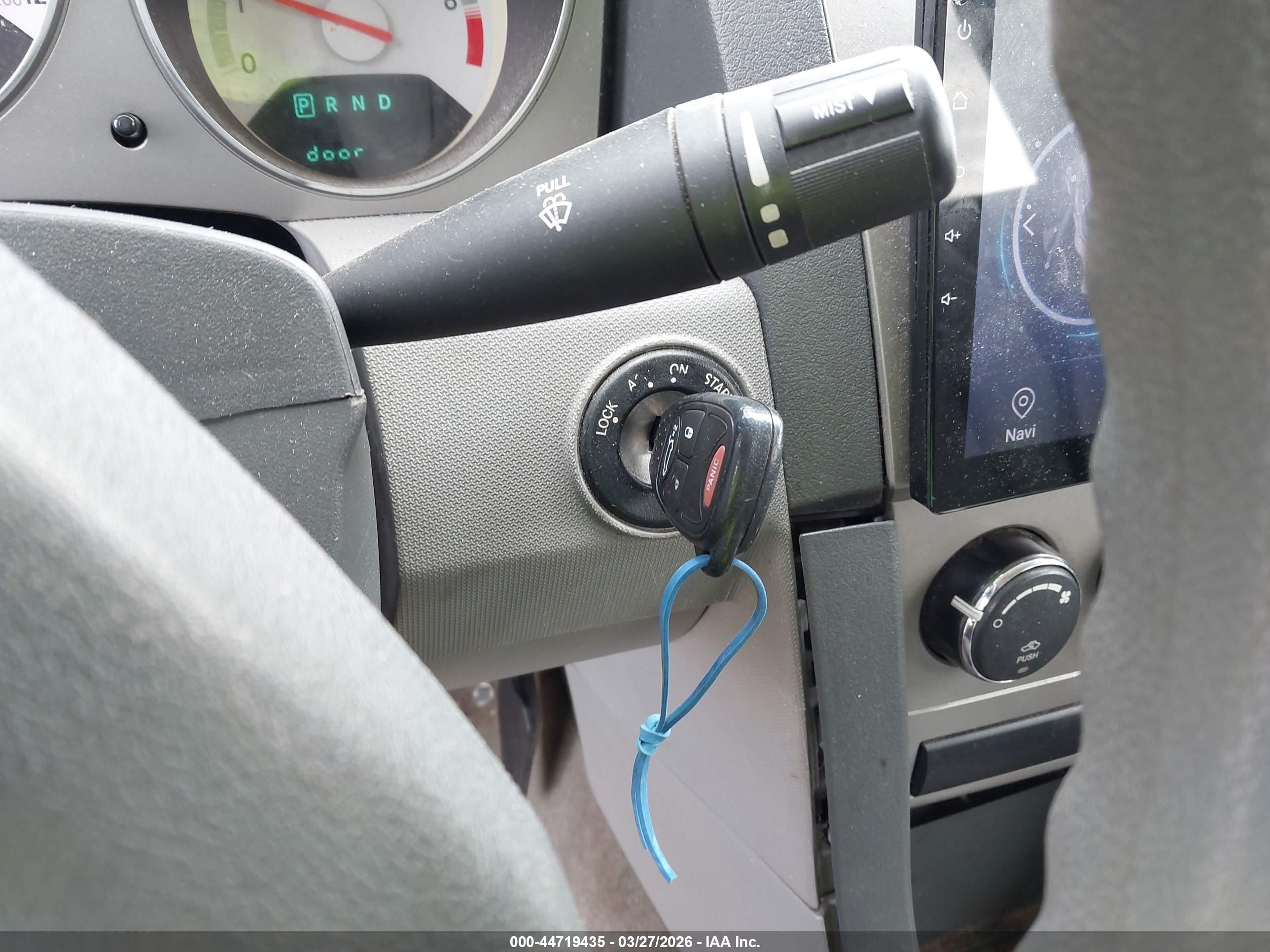 DODGE AVENGER image 11