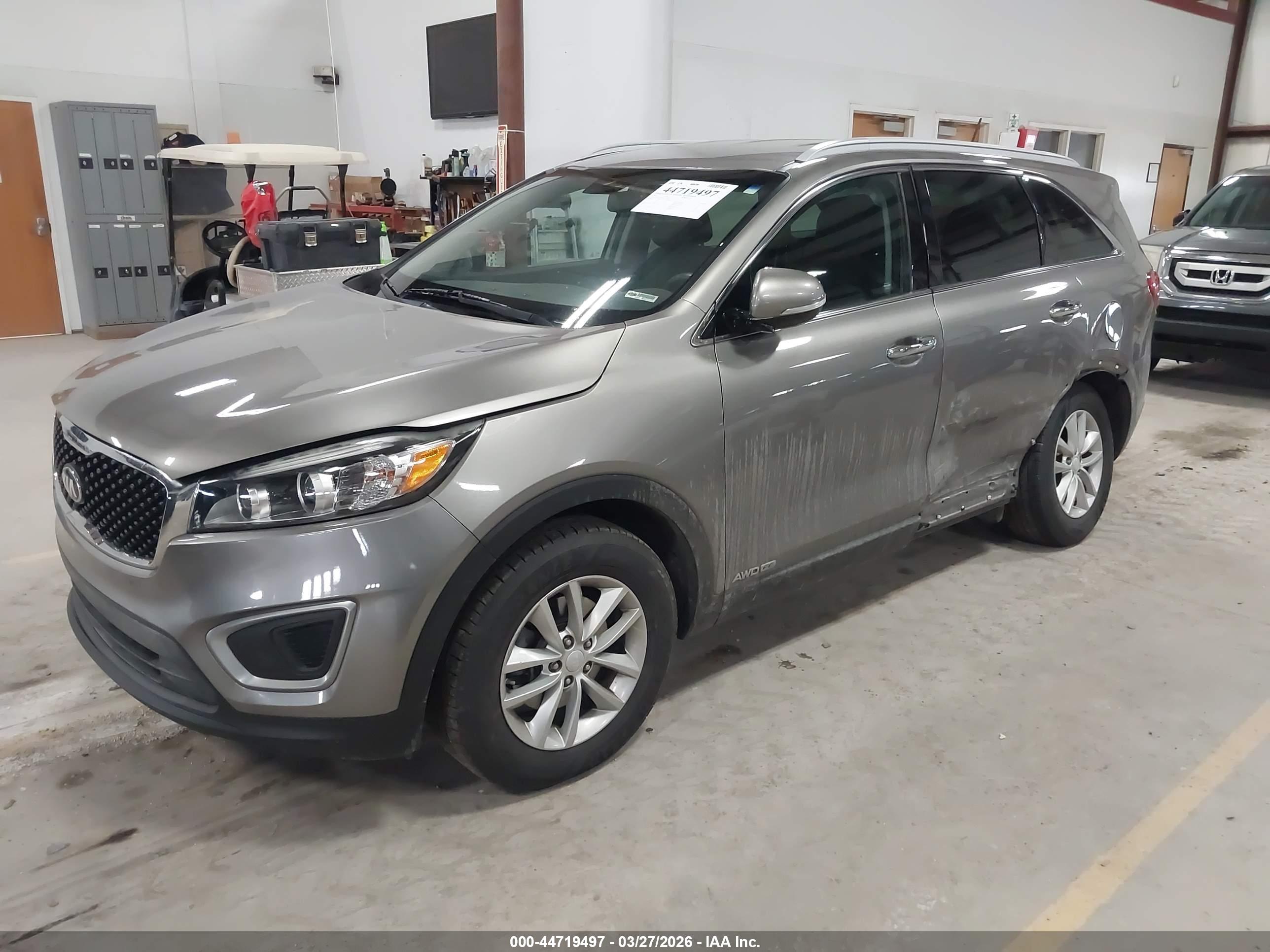 KIA SORENTO image 2