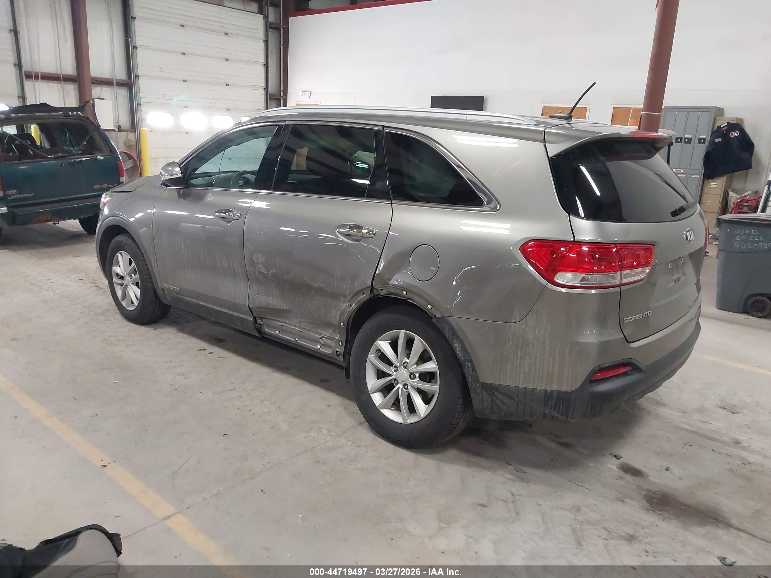 KIA SORENTO image 3