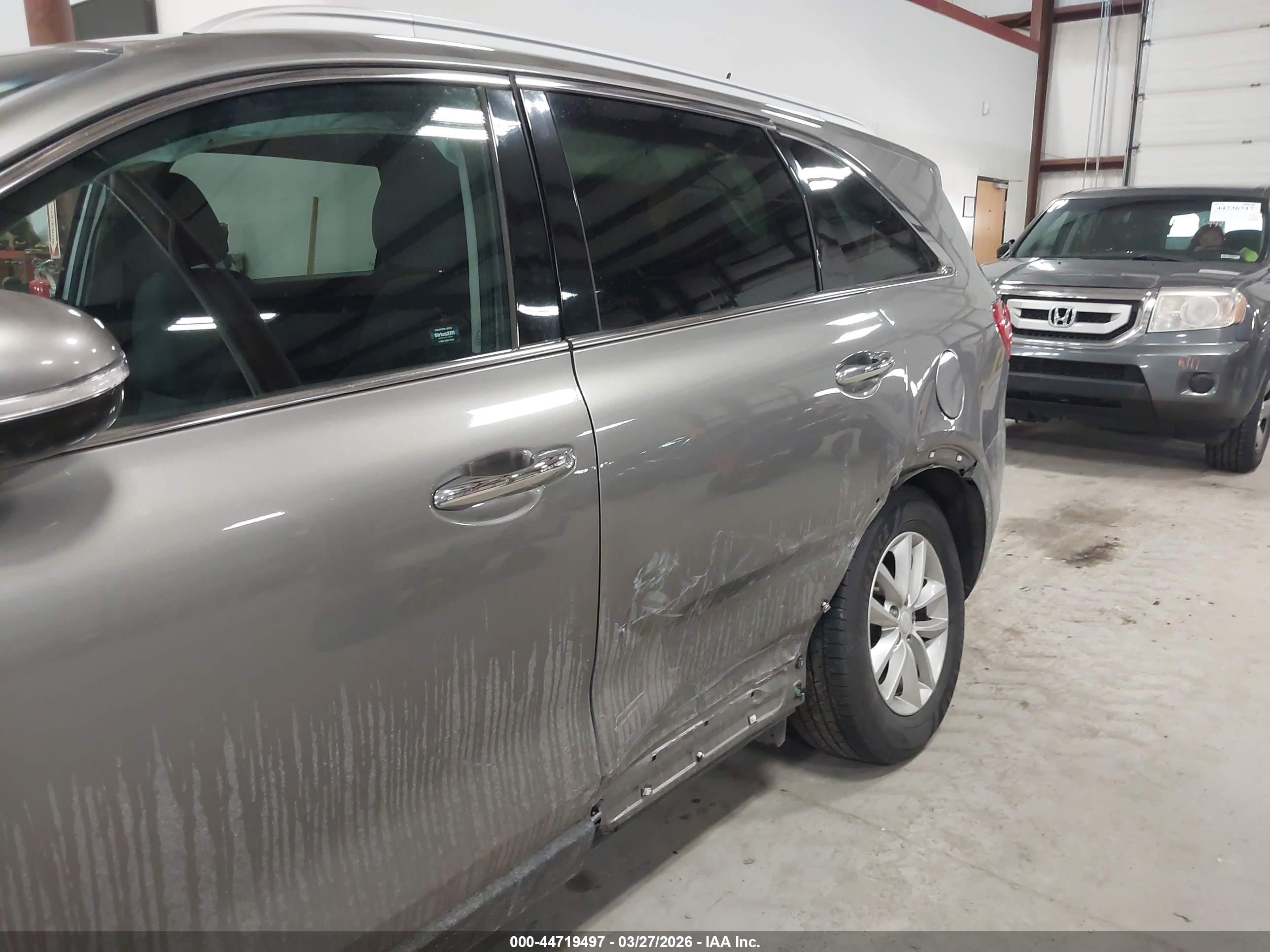KIA SORENTO image 6