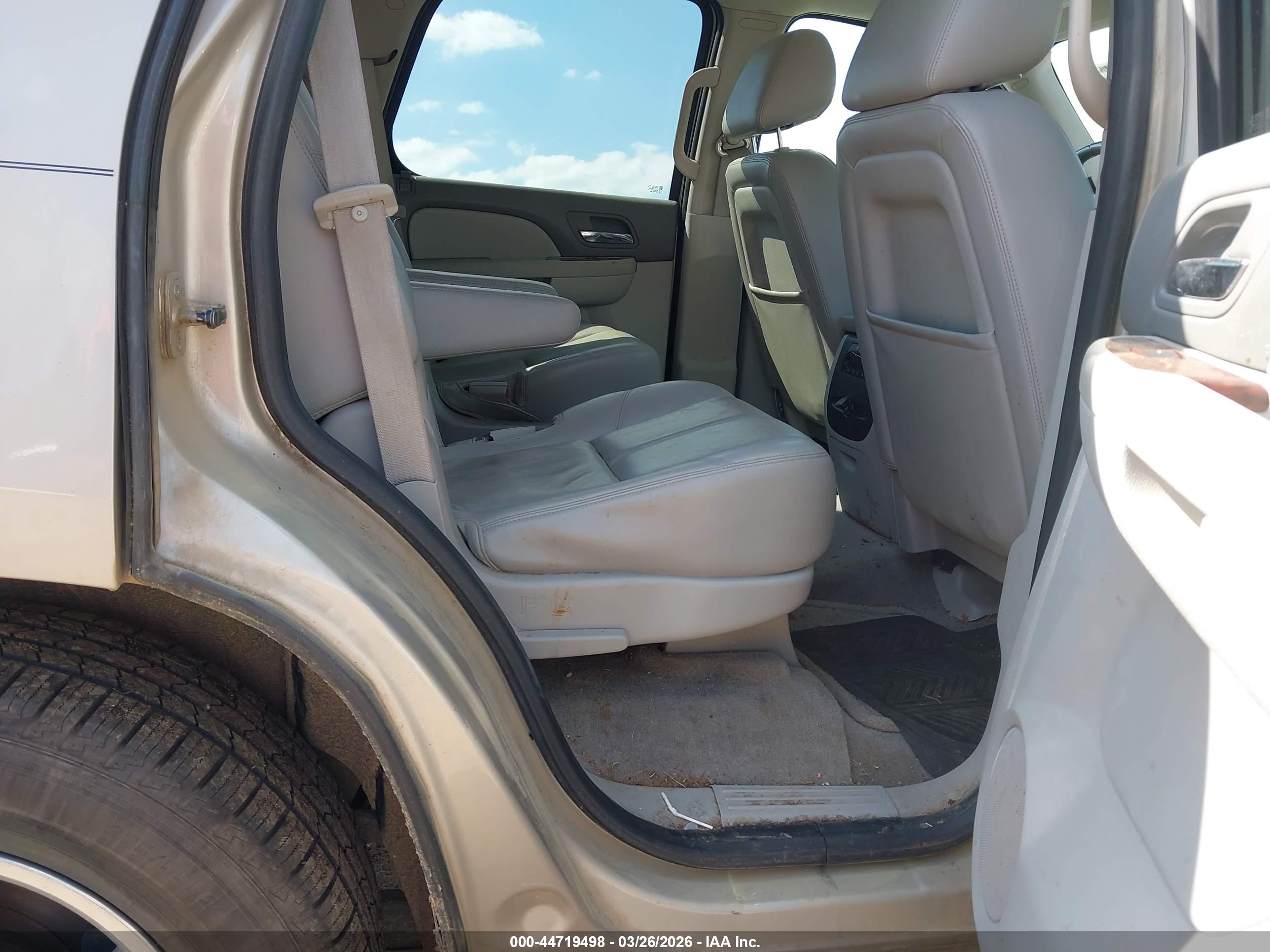 CHEVROLET TAHOE image 8