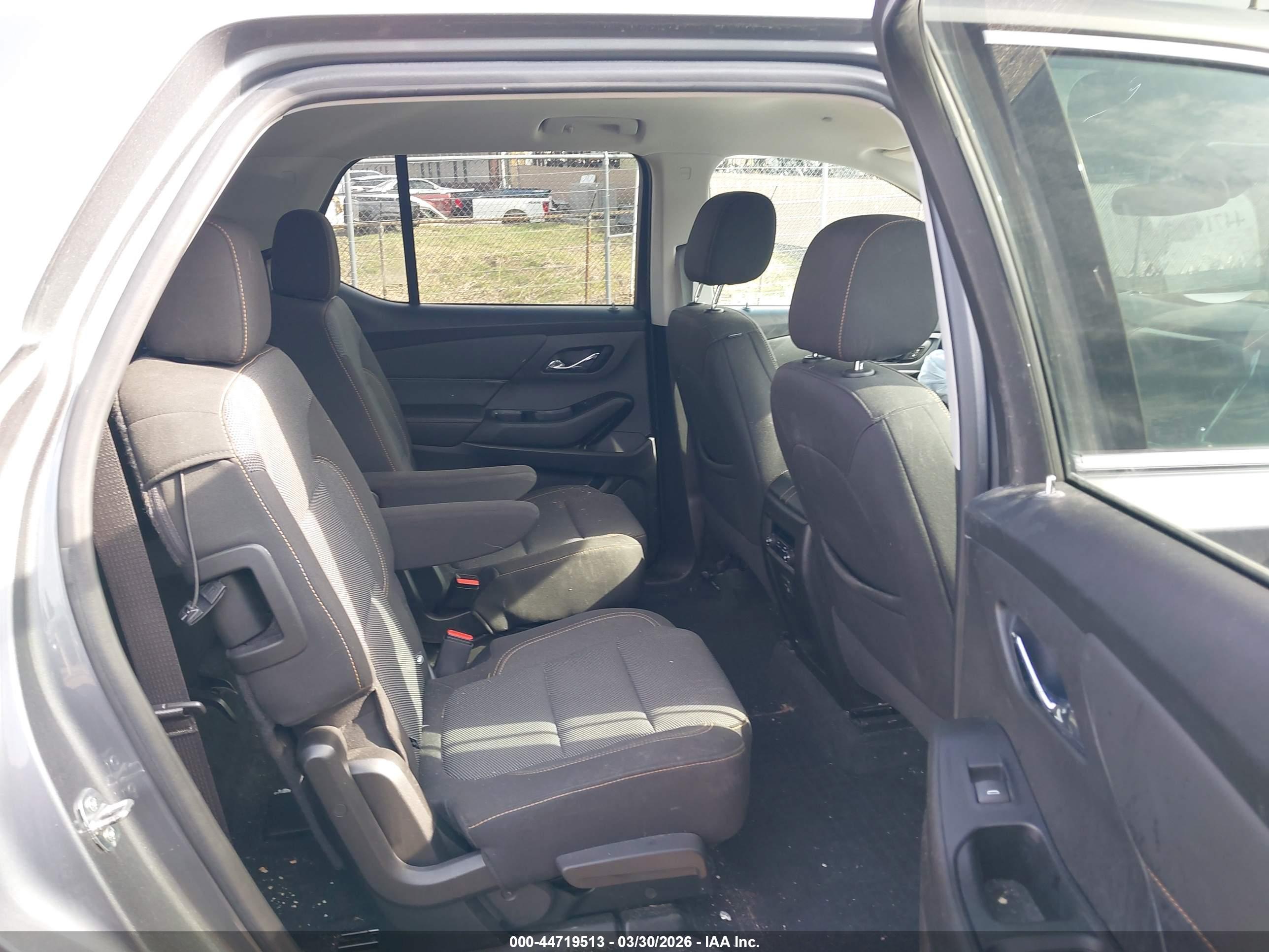 CHEVROLET TRAVERSE image 8