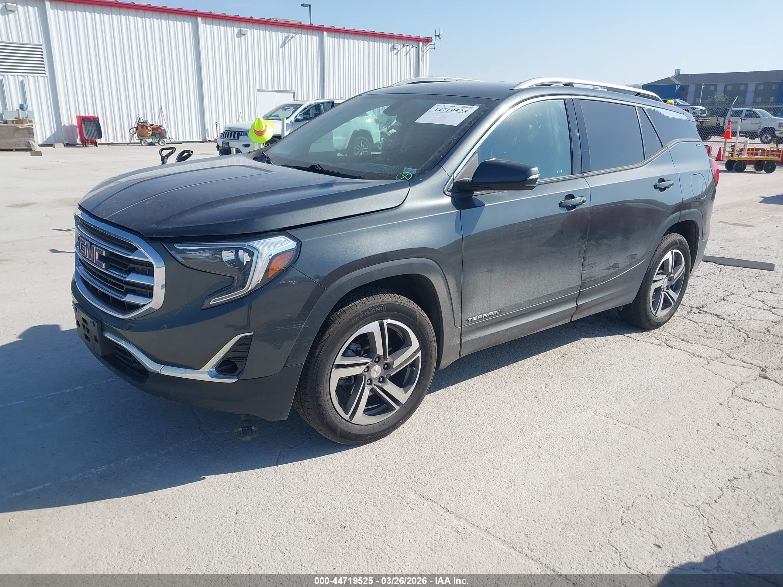 GMC TERRAIN image 2