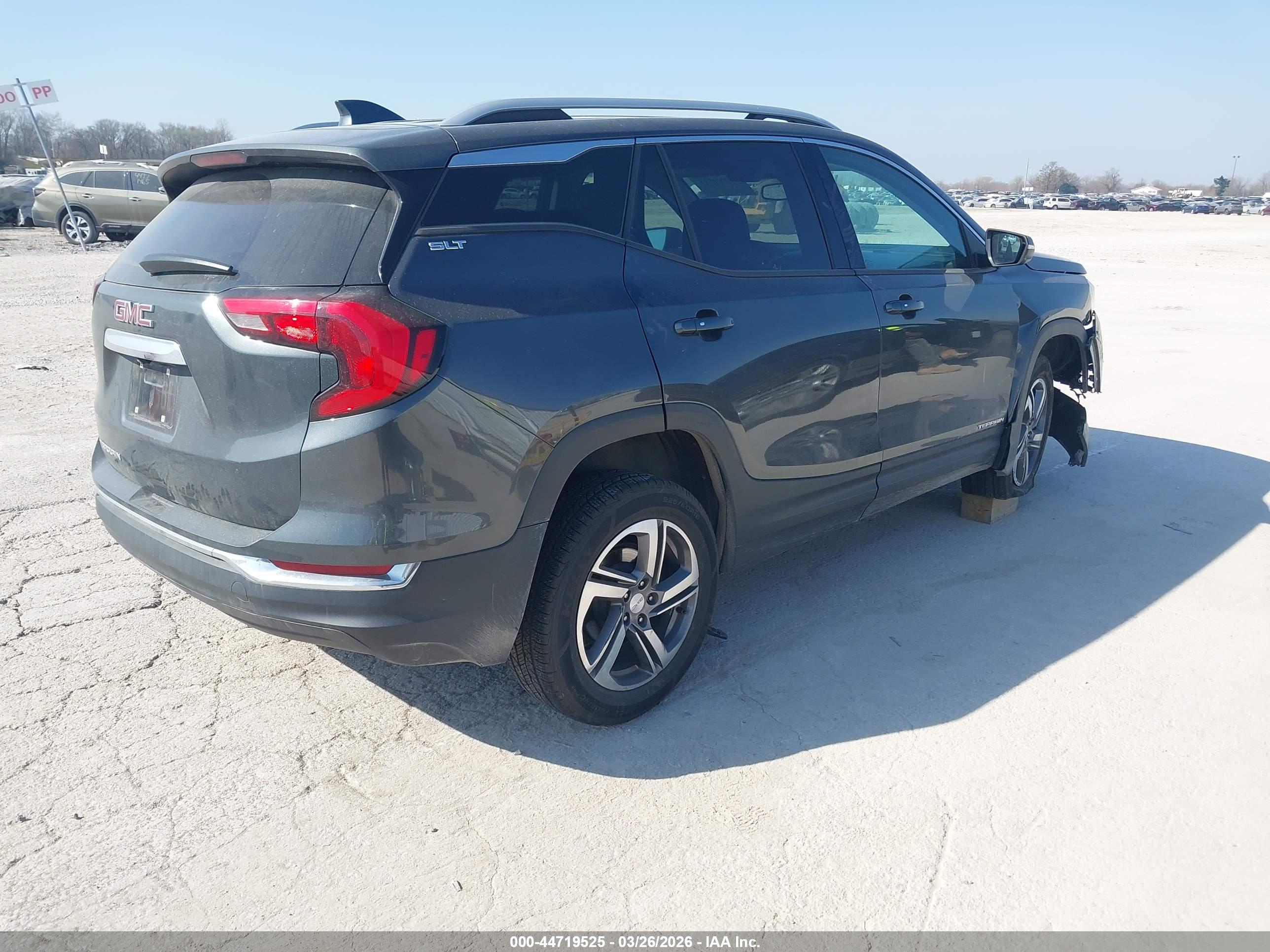 GMC TERRAIN image 4