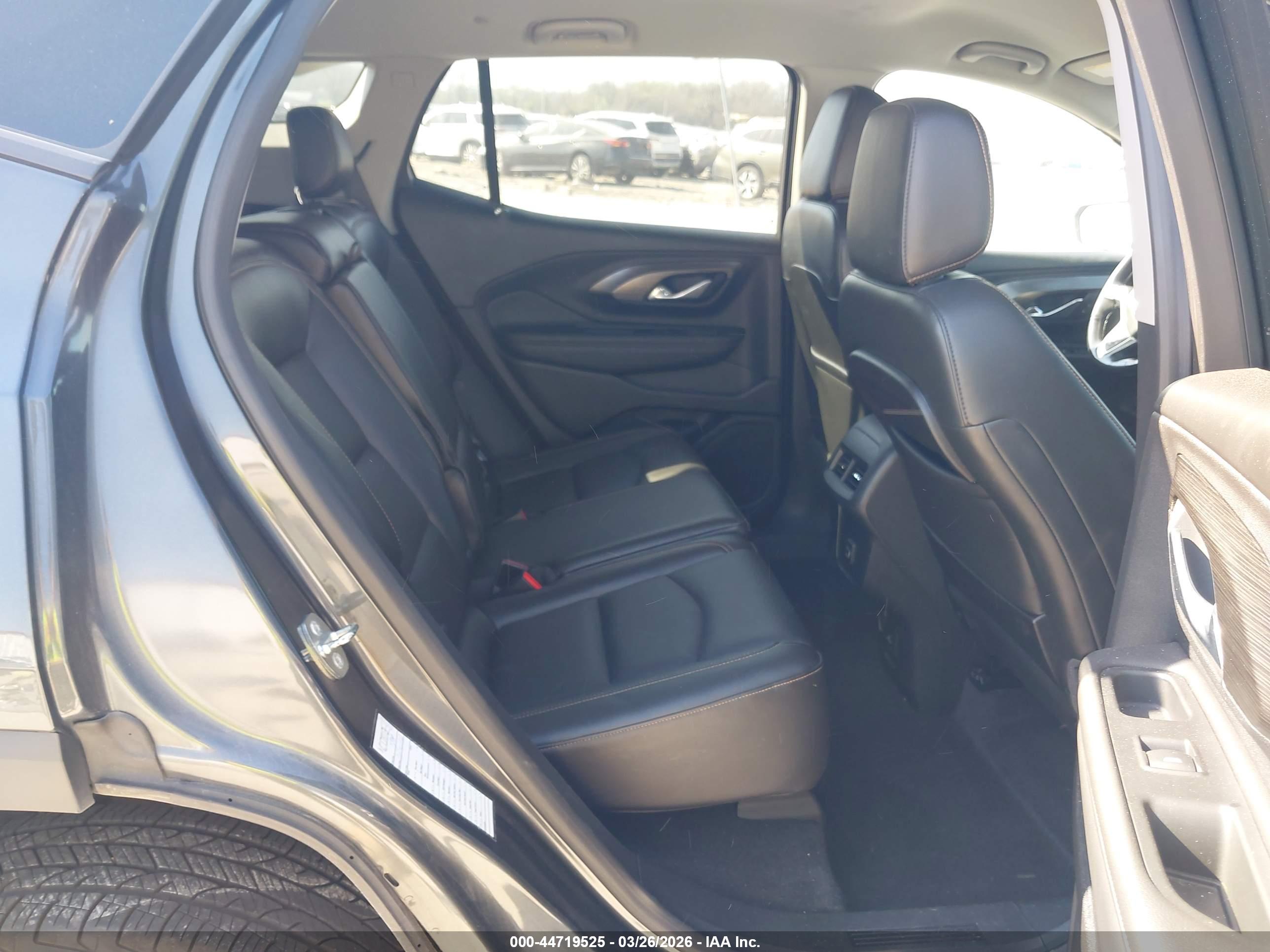 GMC TERRAIN image 8