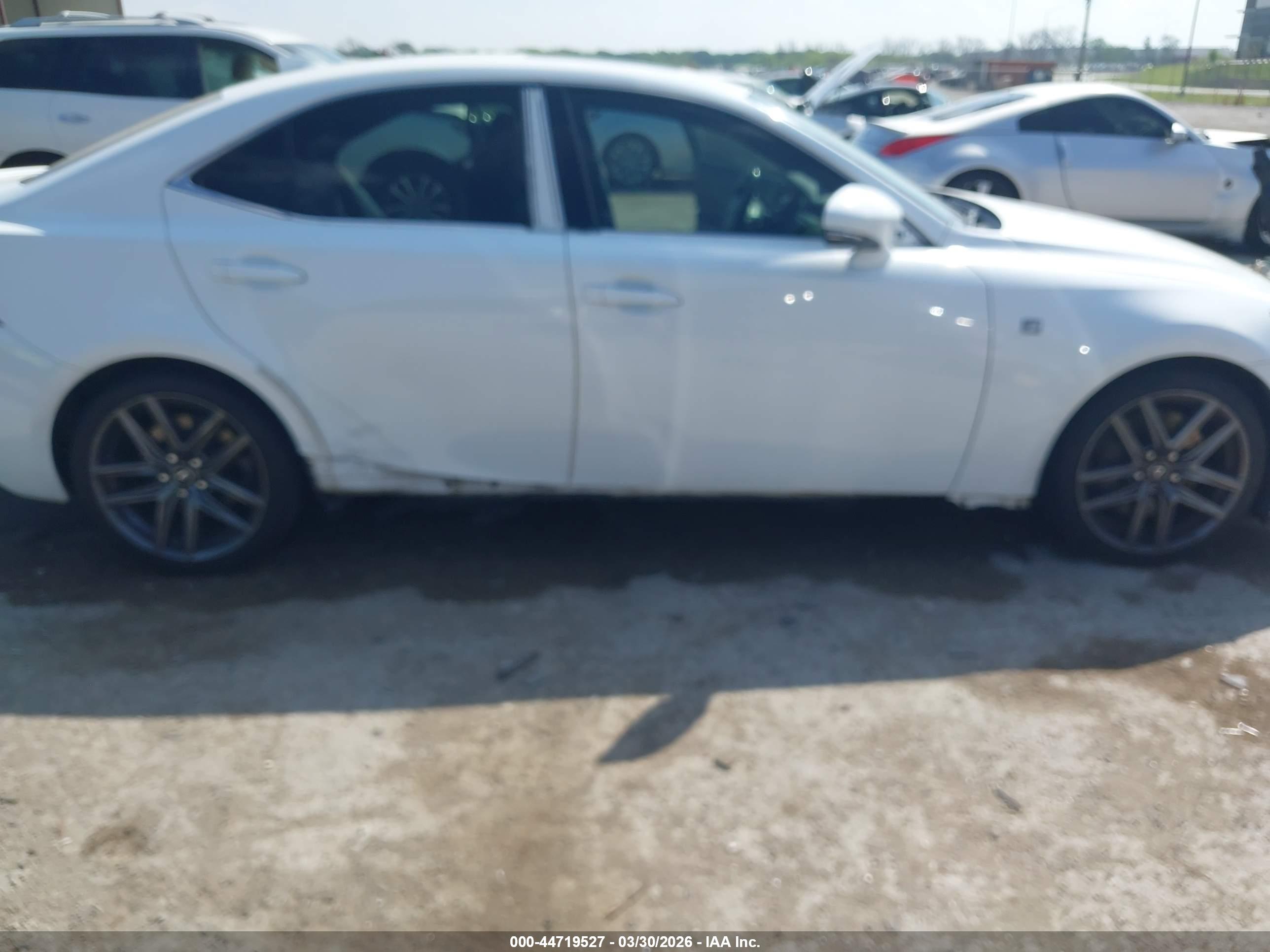 LEXUS IS image 6