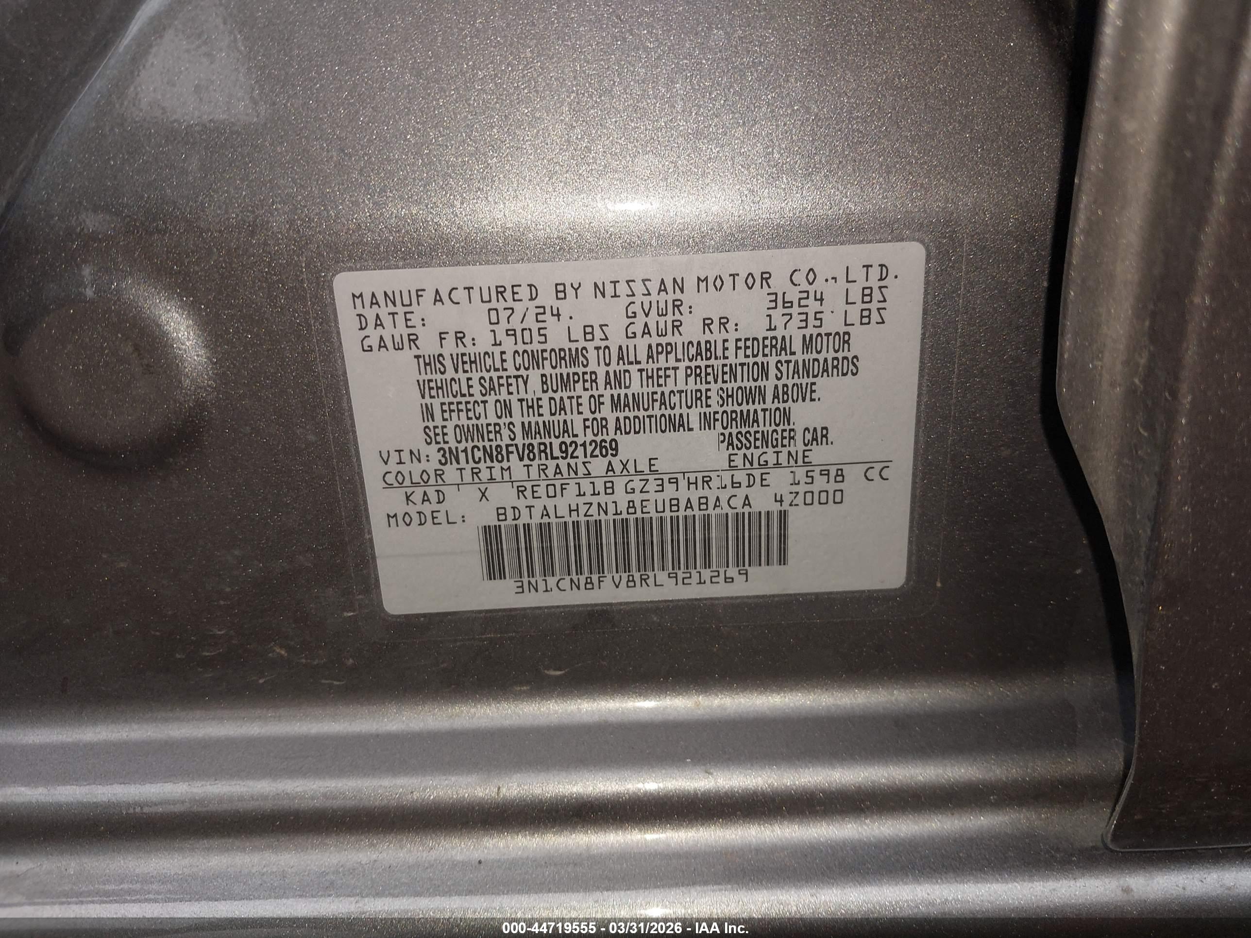 NISSAN VERSA image 9