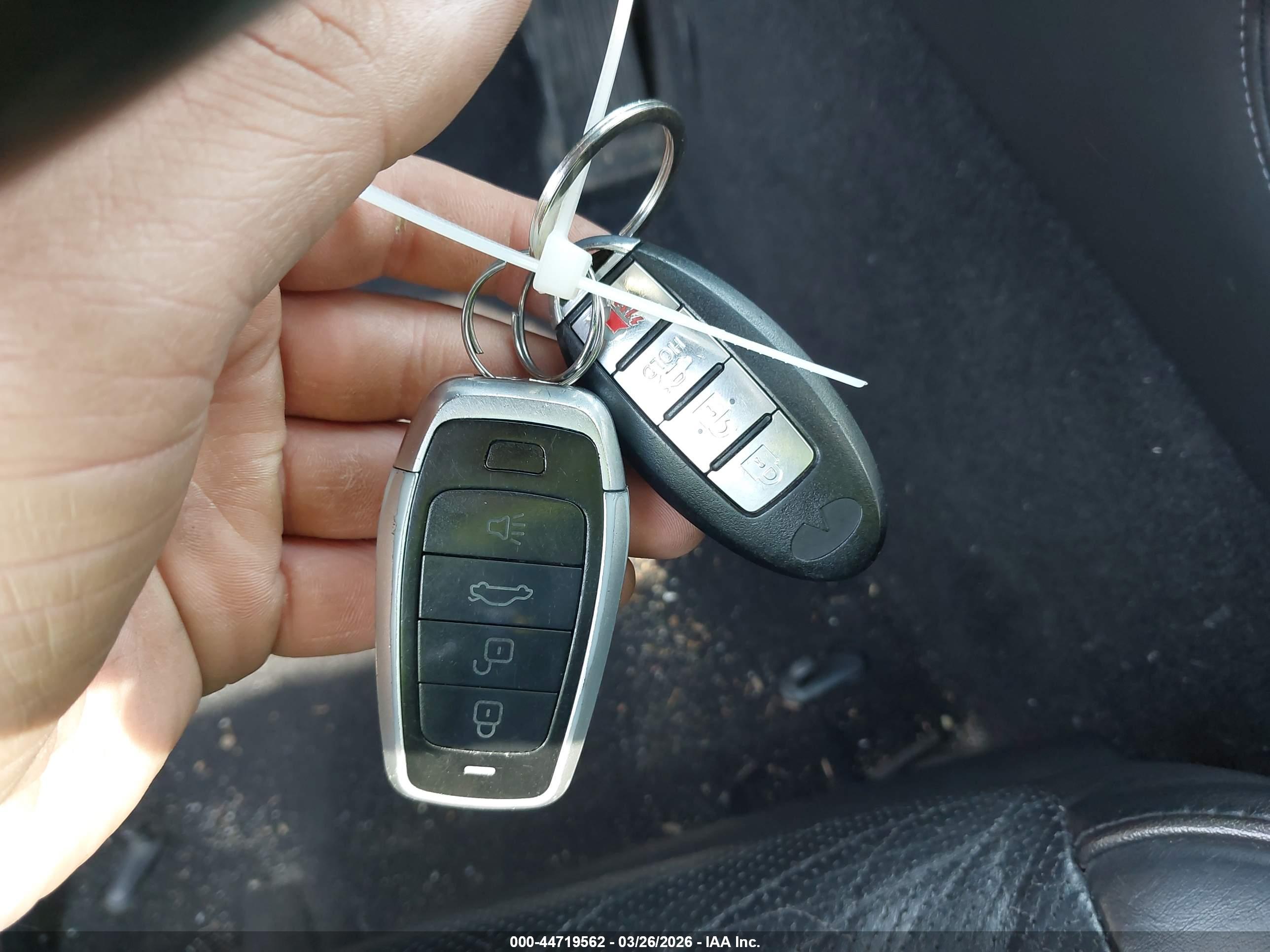 INFINITI M37X image 11
