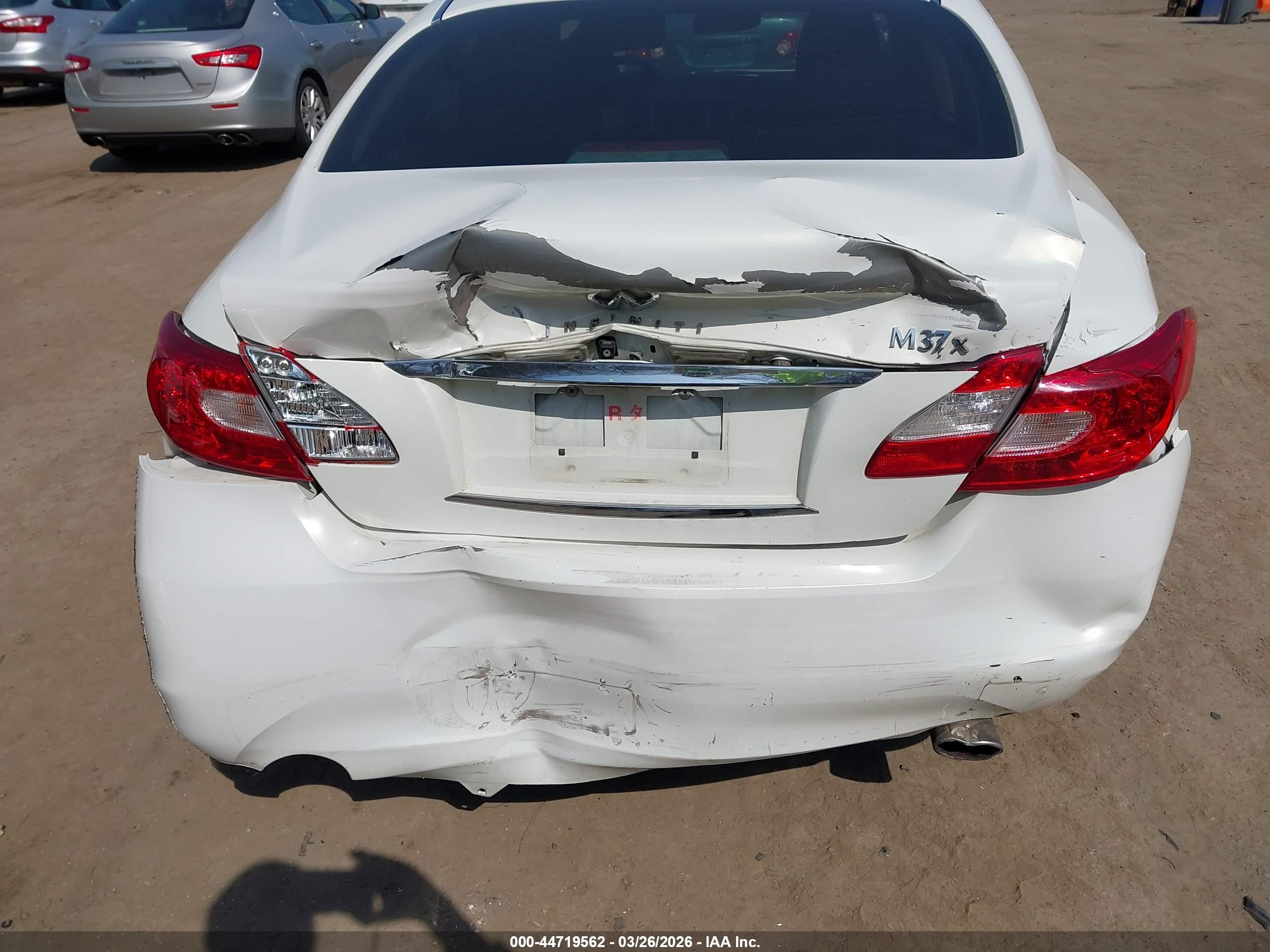 INFINITI M37X image 6