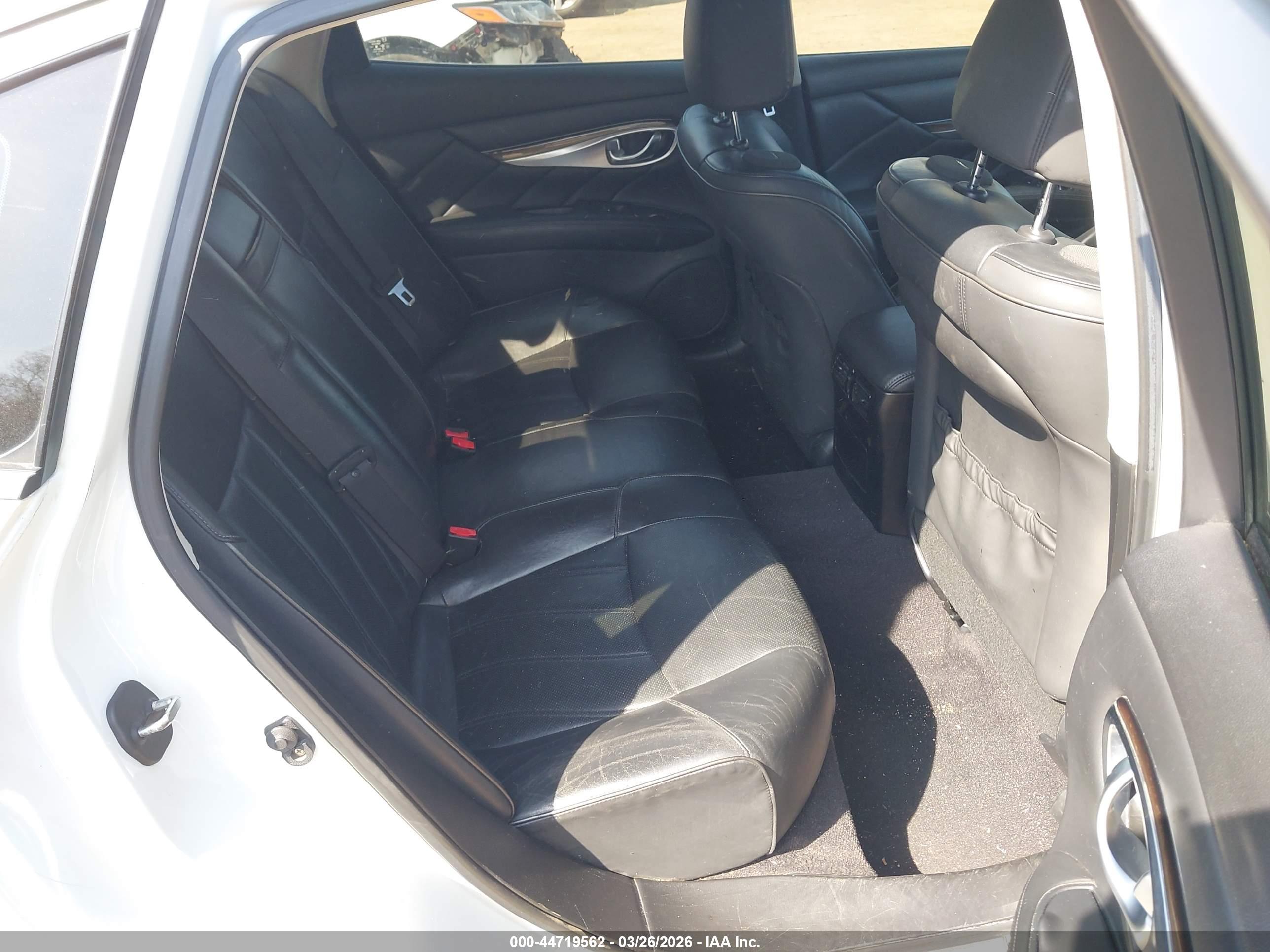 INFINITI M37X image 8