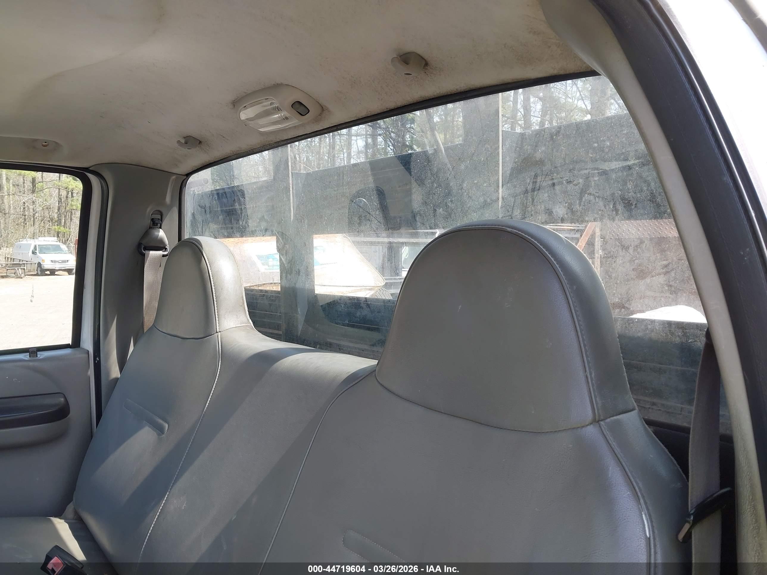 FORD F-450 image 8