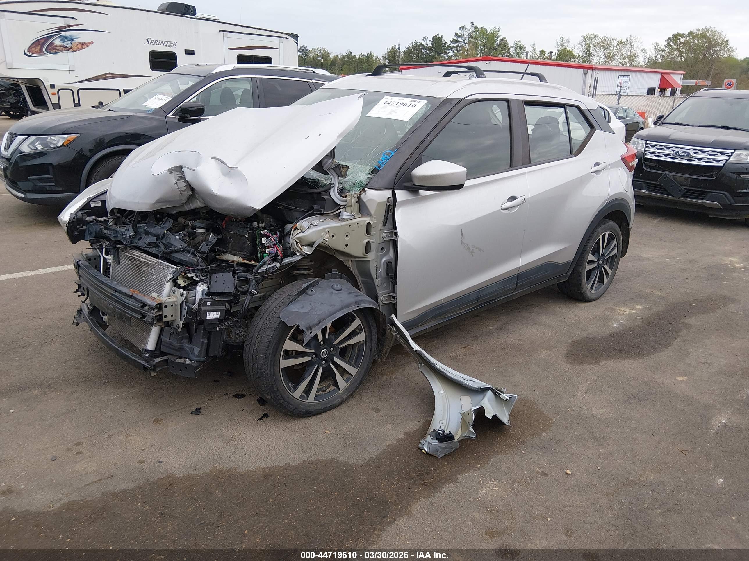 NISSAN KICKS image 2