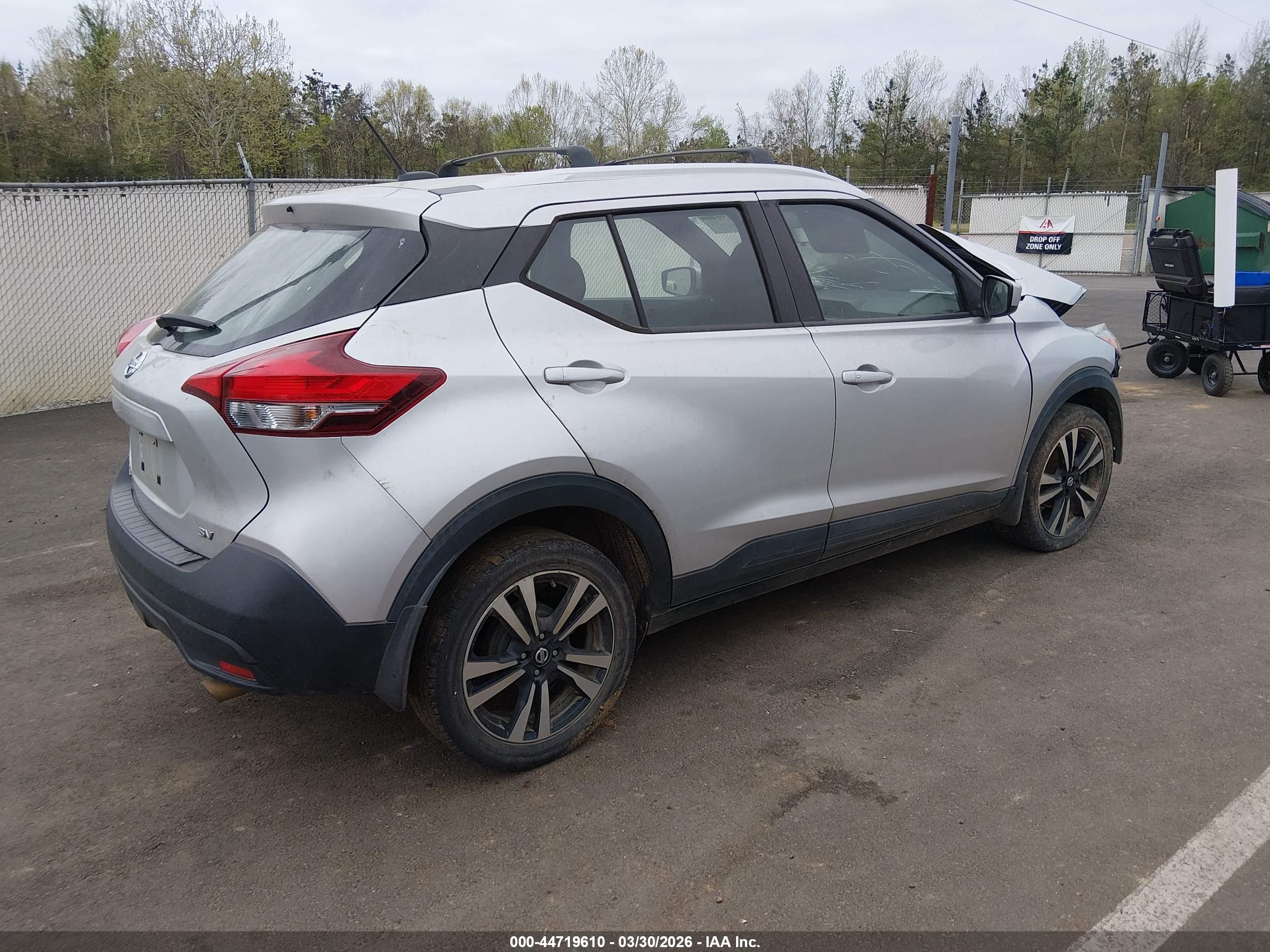 NISSAN KICKS image 4