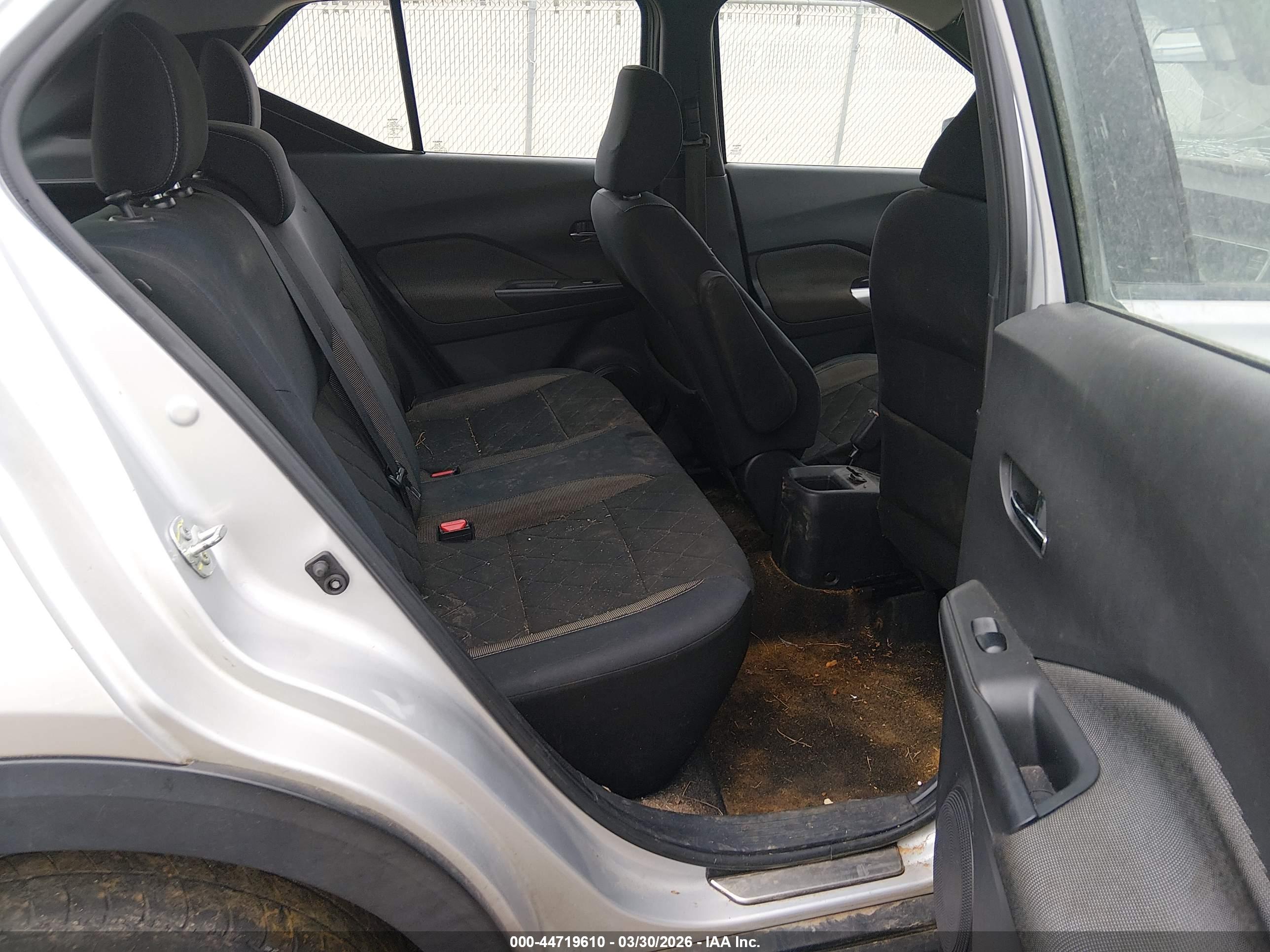 NISSAN KICKS image 8