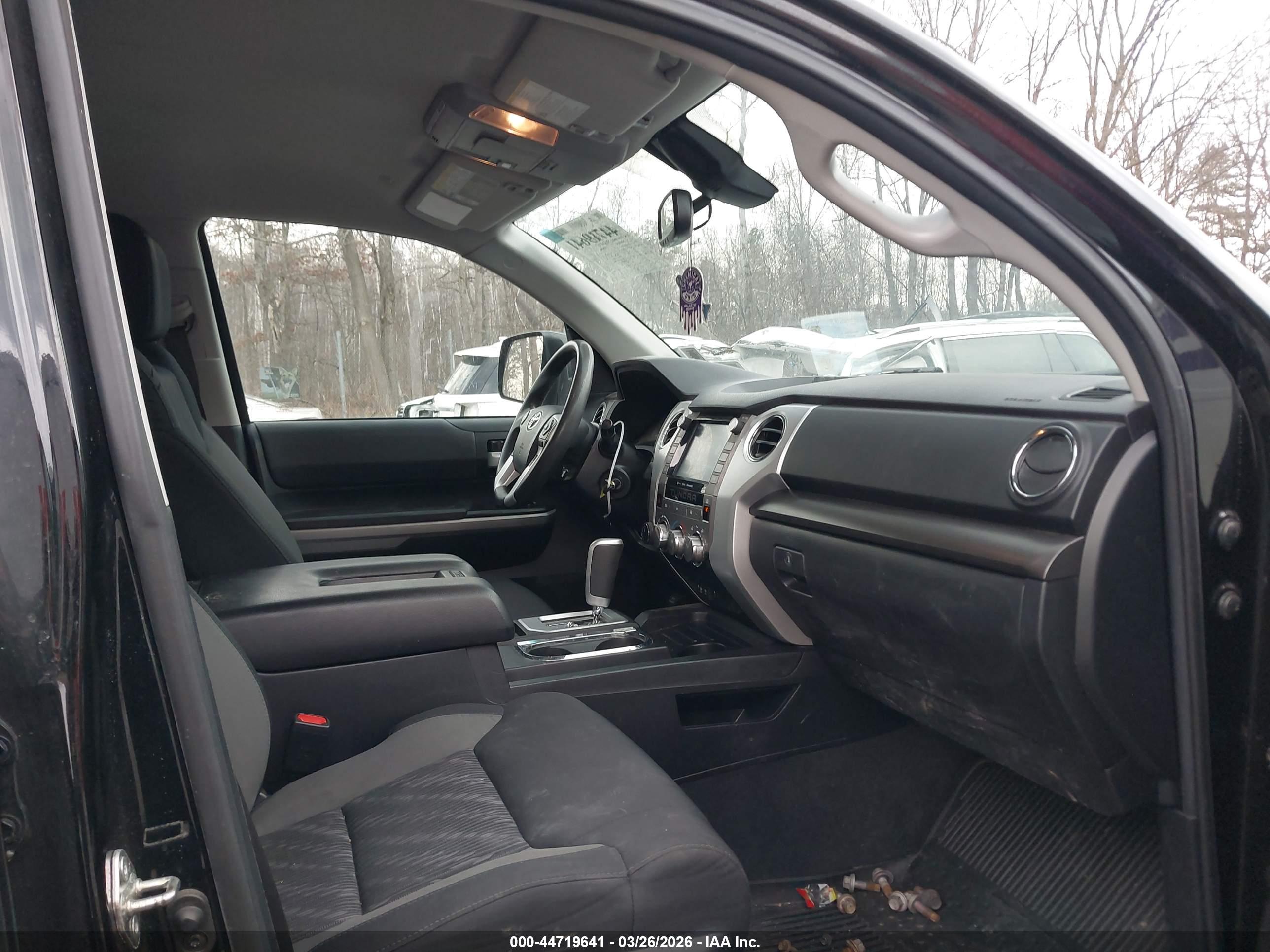 TOYOTA TUNDRA image 5