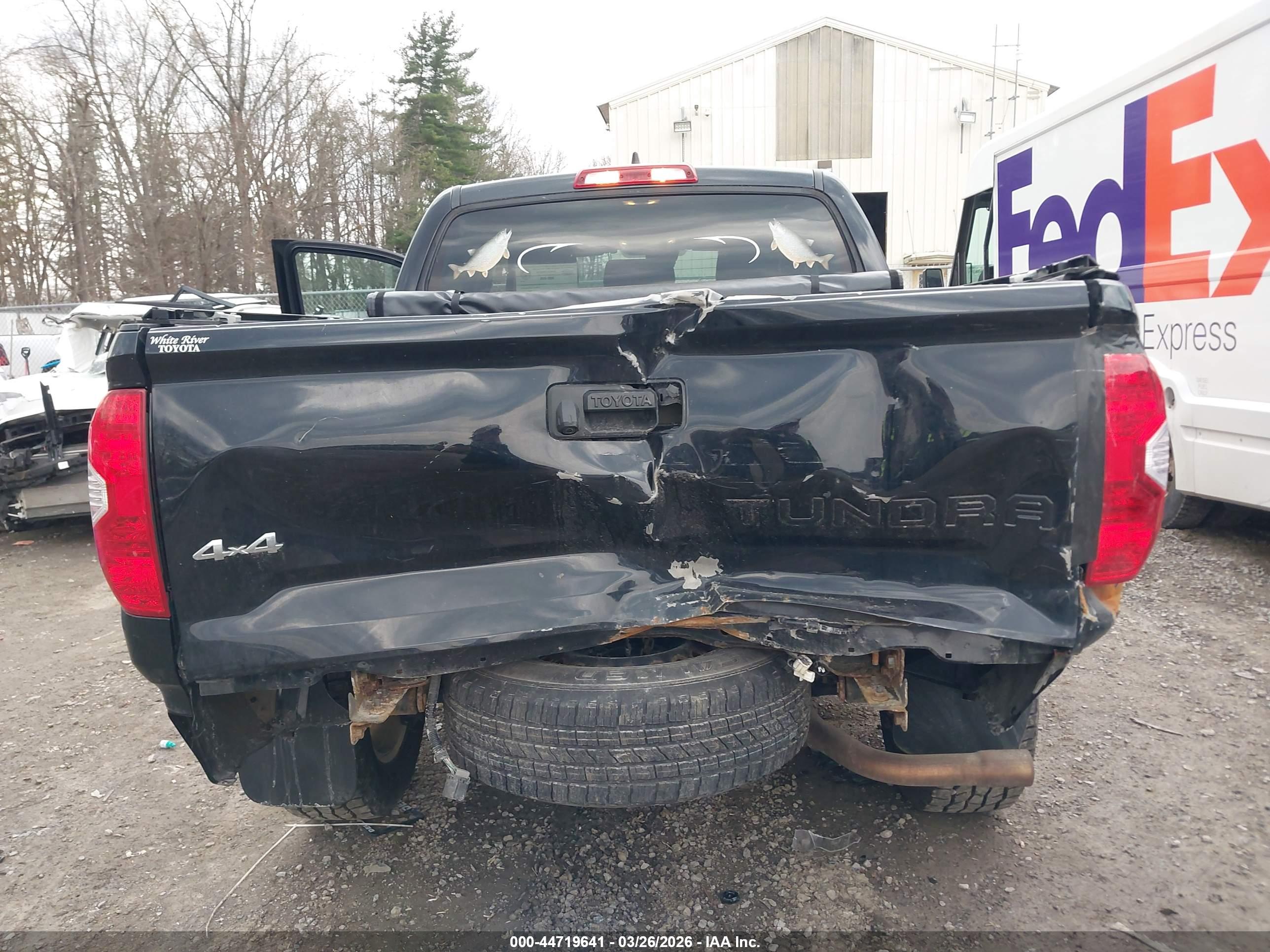 TOYOTA TUNDRA image 6