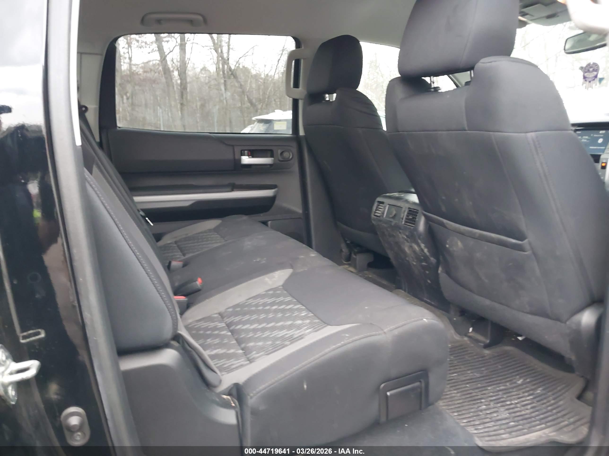 TOYOTA TUNDRA image 8