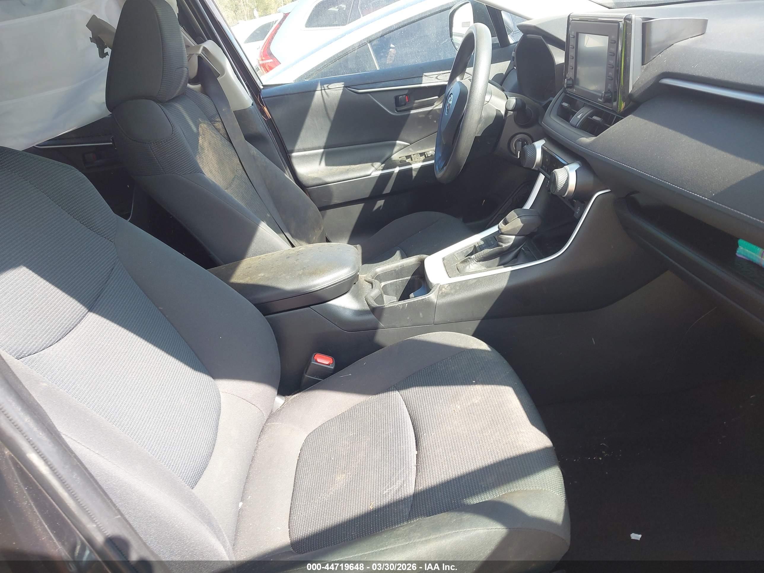 TOYOTA RAV4 image 5