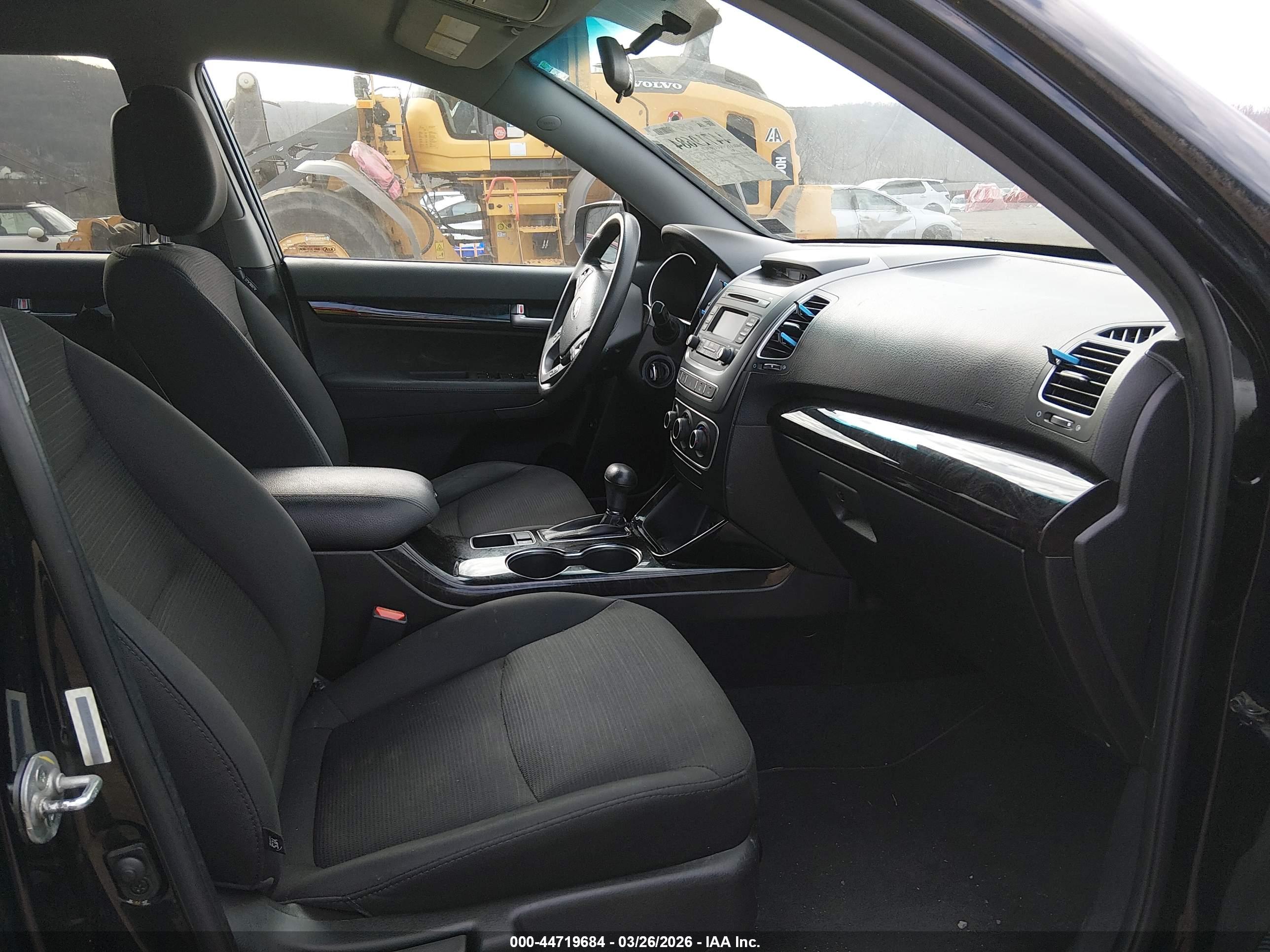 KIA SORENTO image 5