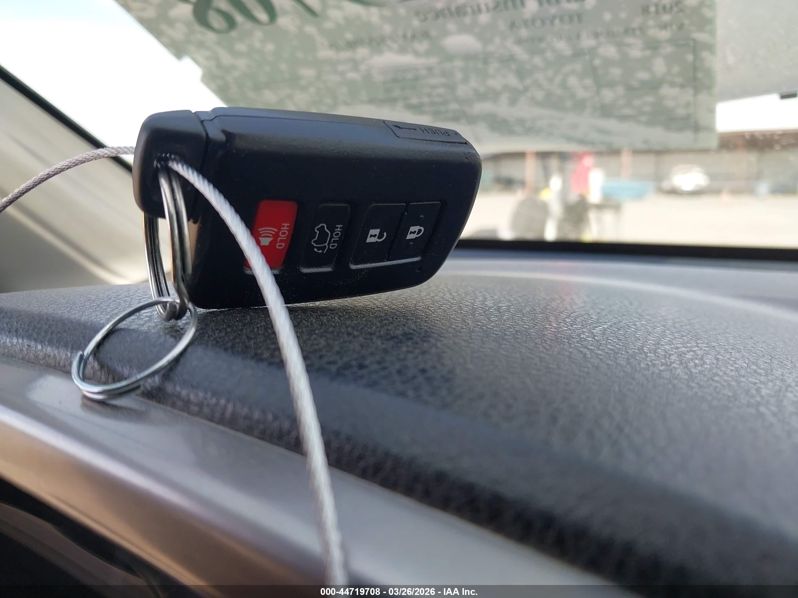 TOYOTA RAV4 image 11