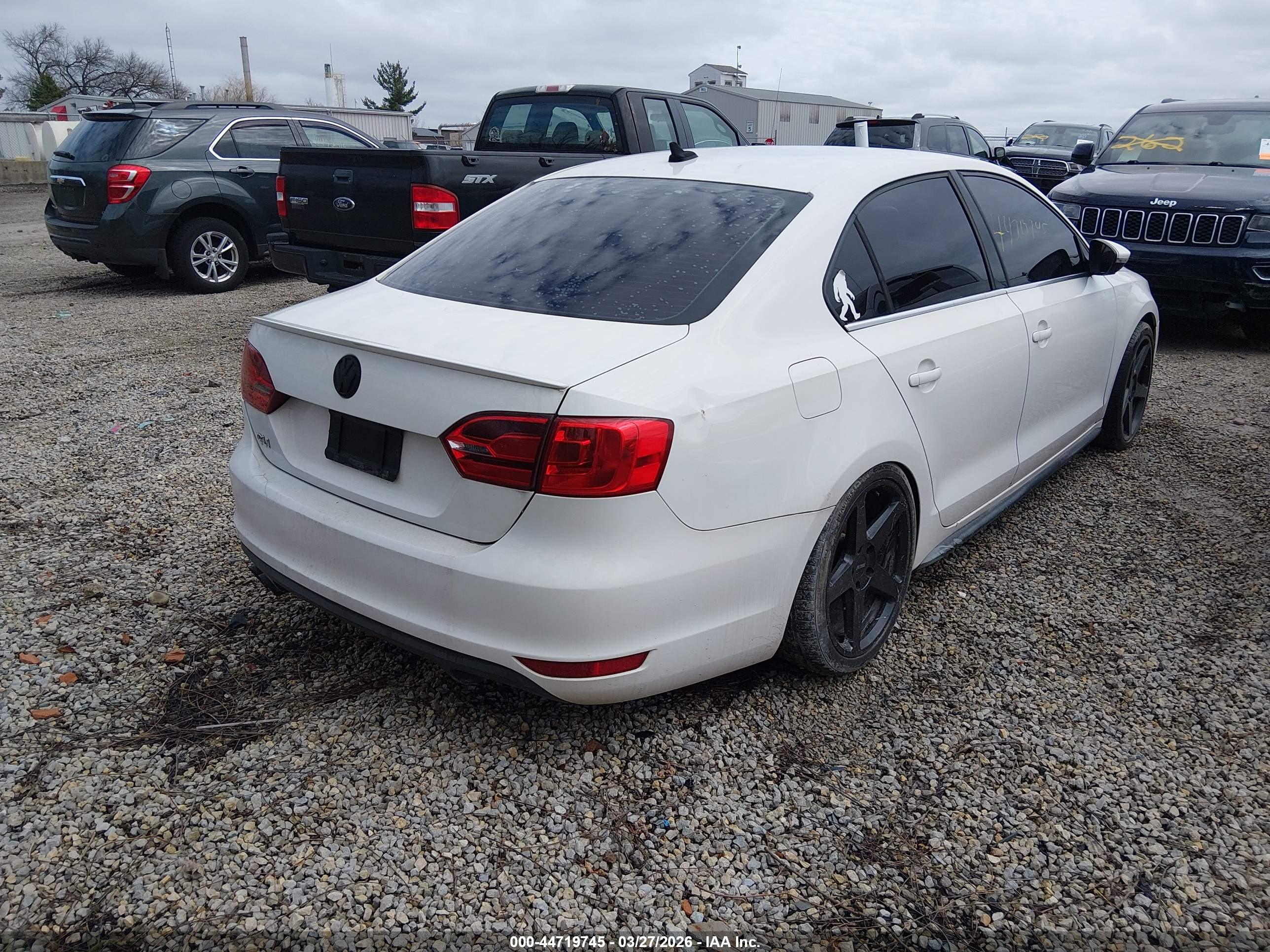 VOLKSWAGEN JETTA image 4