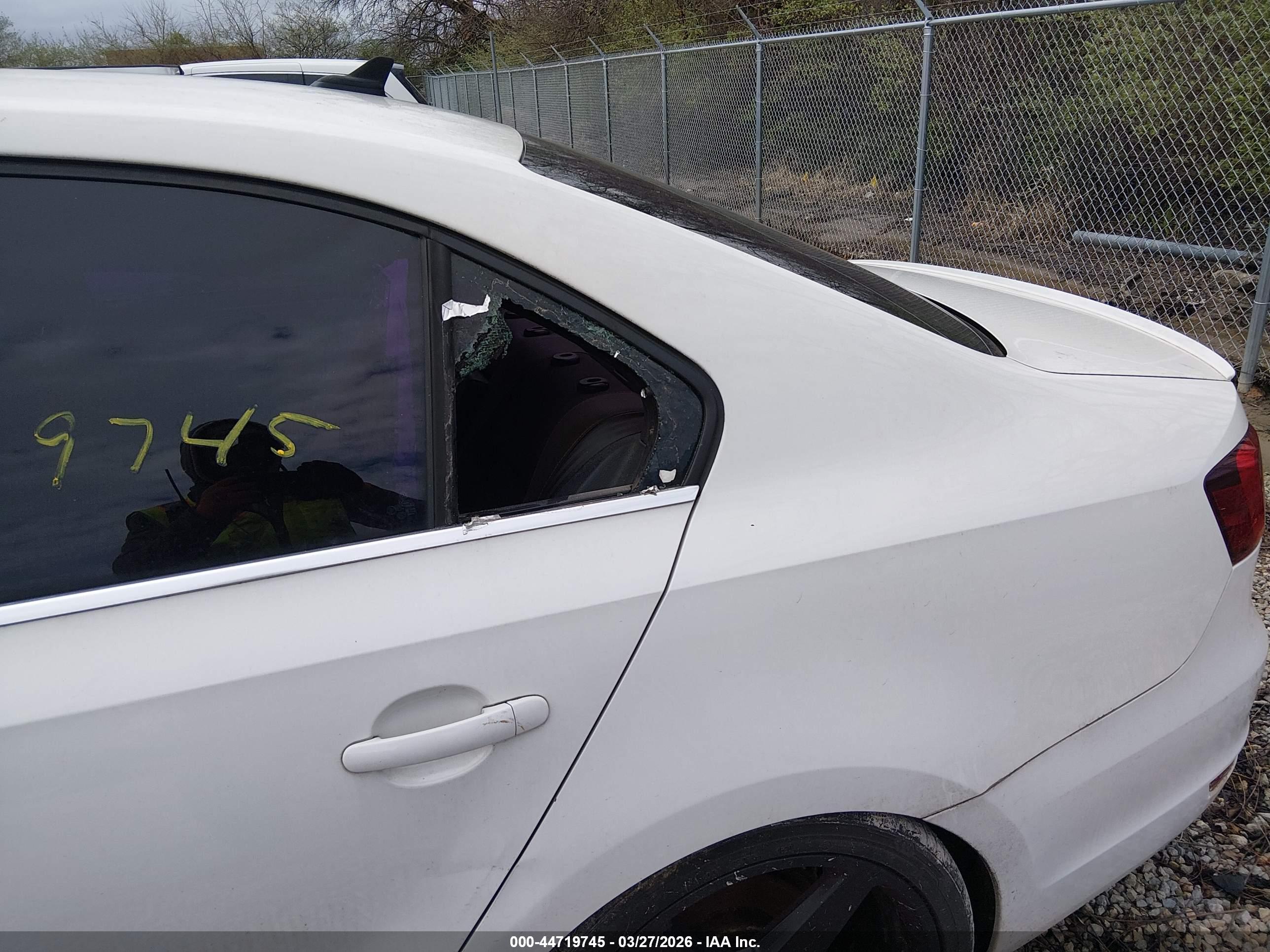VOLKSWAGEN JETTA image 6