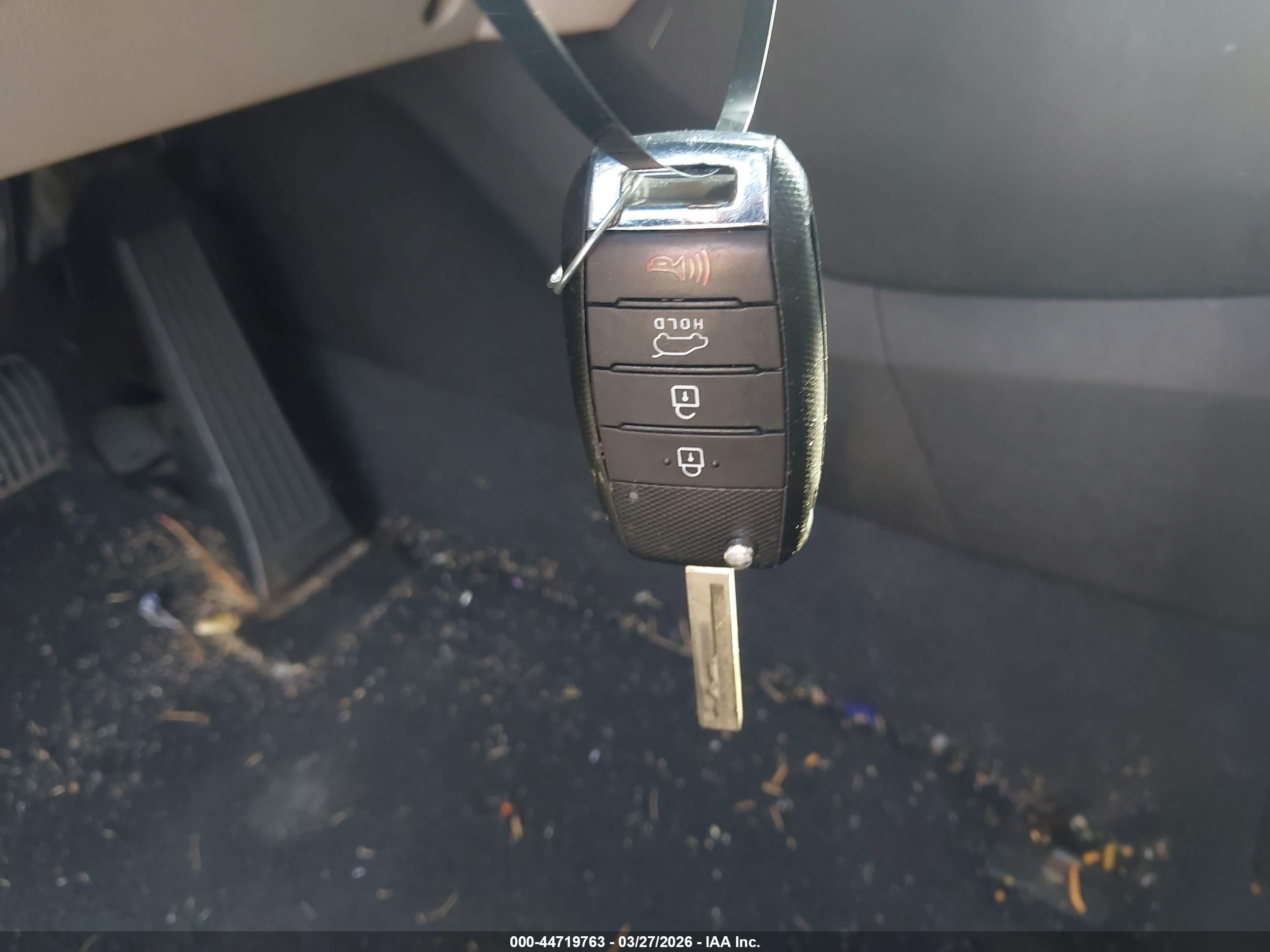 KIA SORENTO image 11