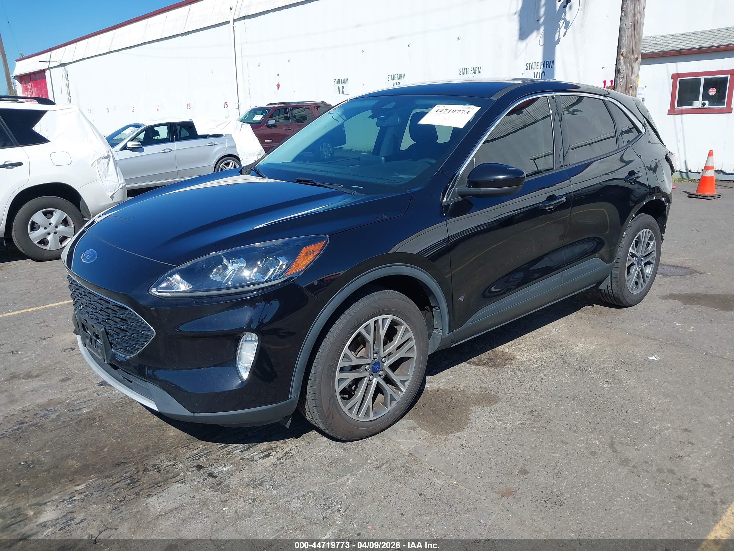 FORD ESCAPE image 2