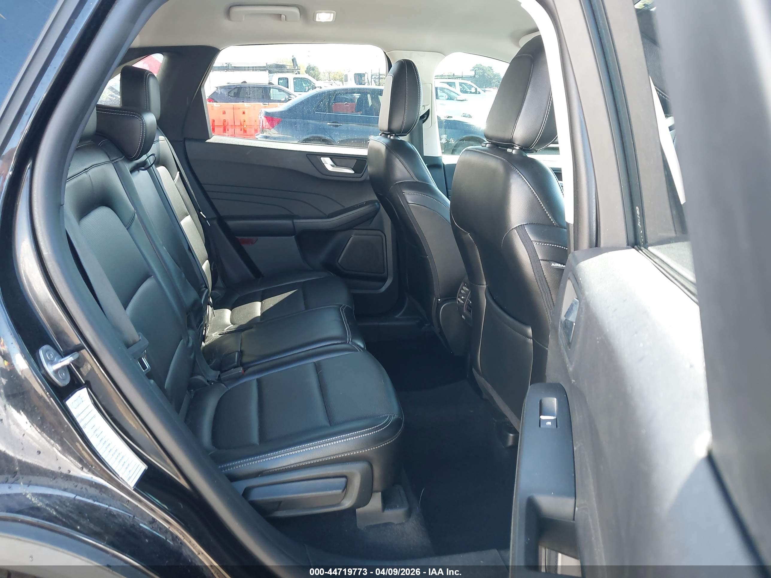 FORD ESCAPE image 8