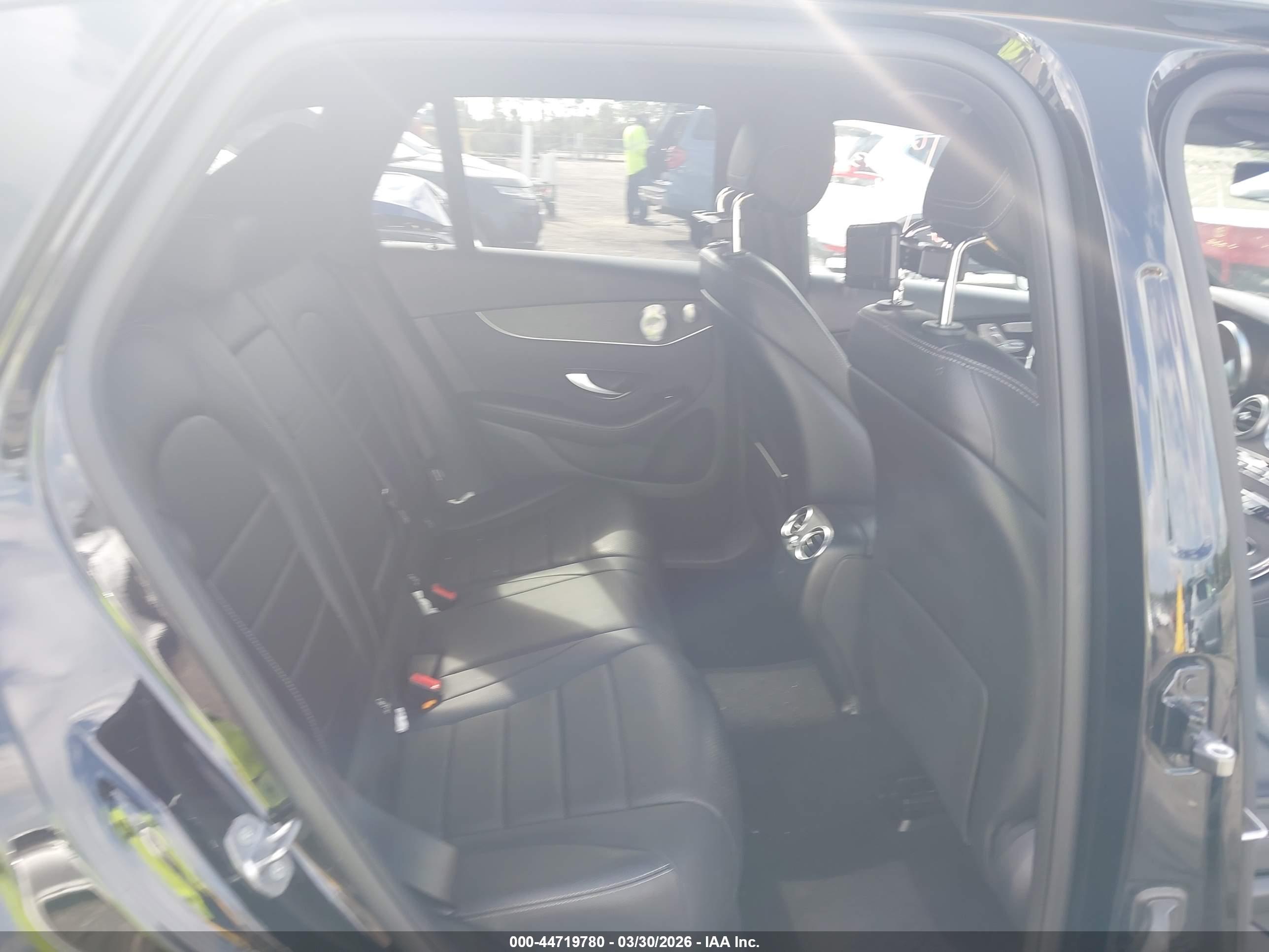 MERCEDES-BENZ GLC image 8