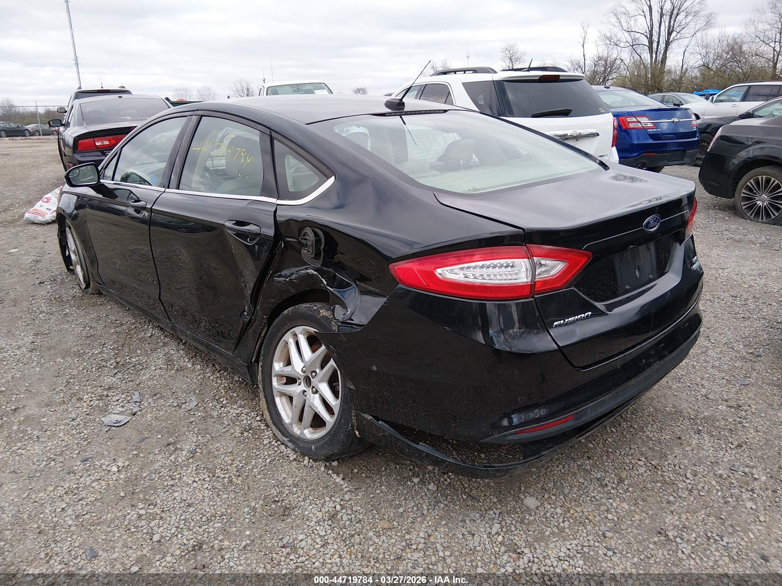 FORD FUSION image 3