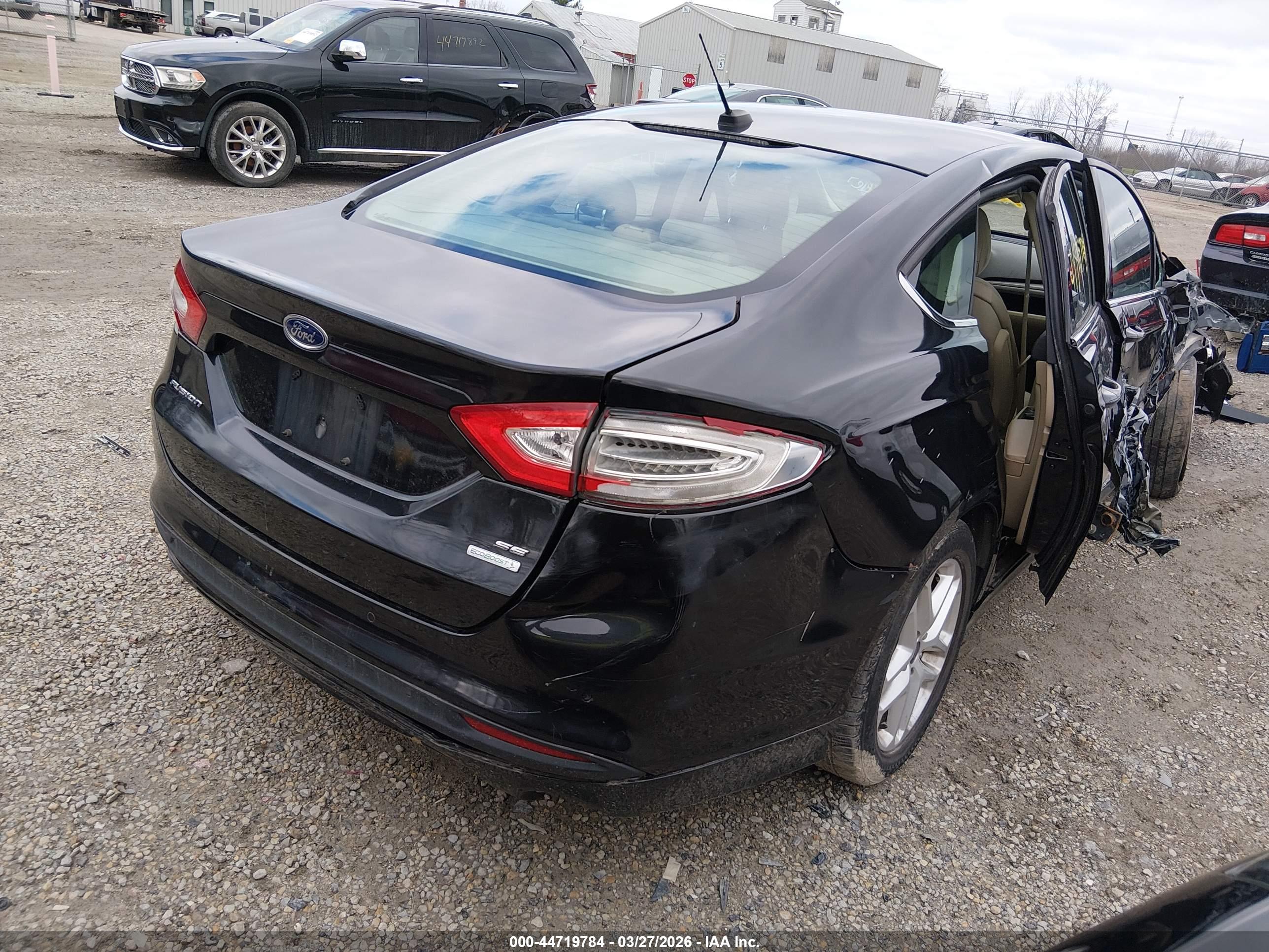 FORD FUSION image 4