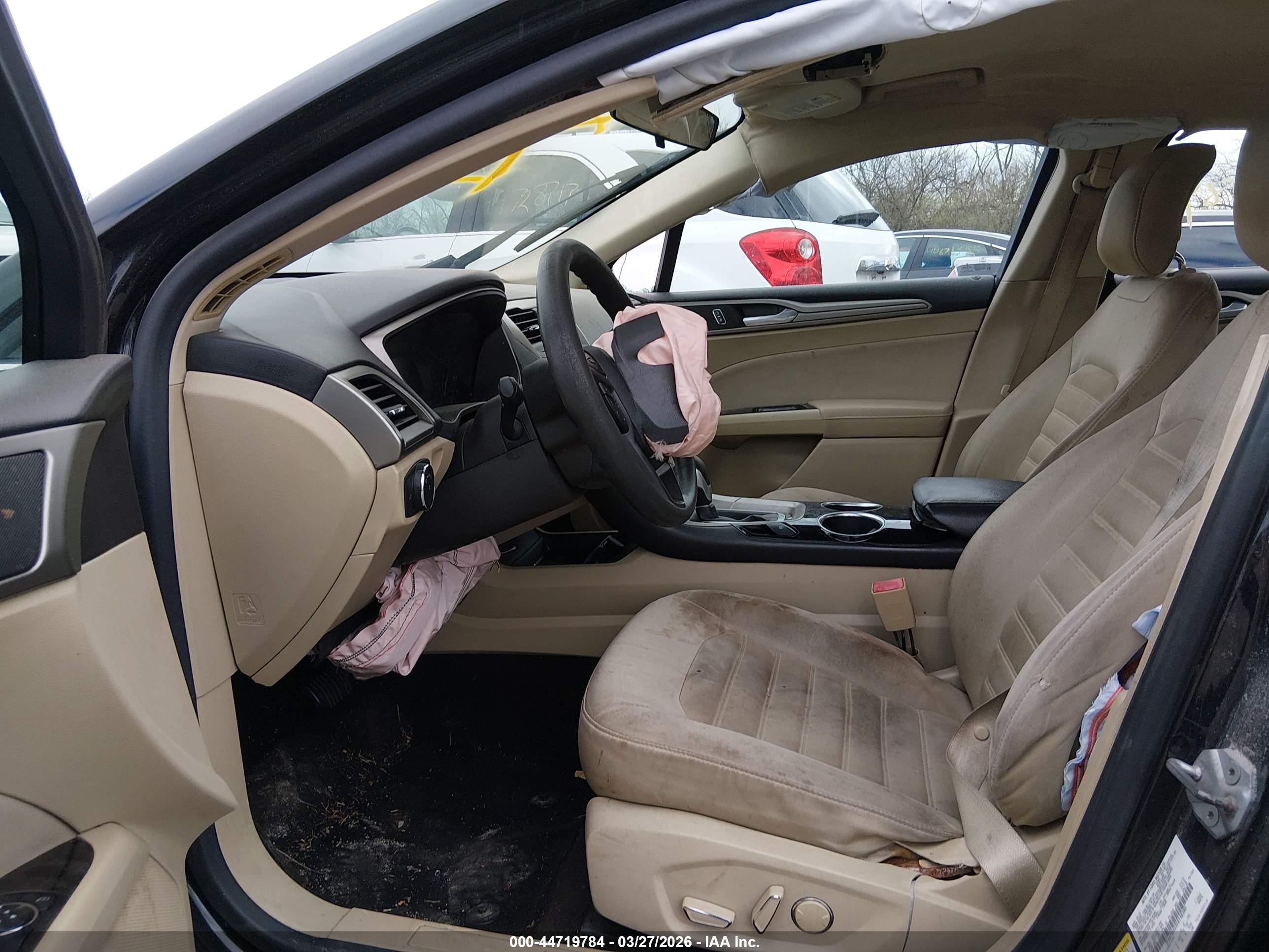 FORD FUSION image 5