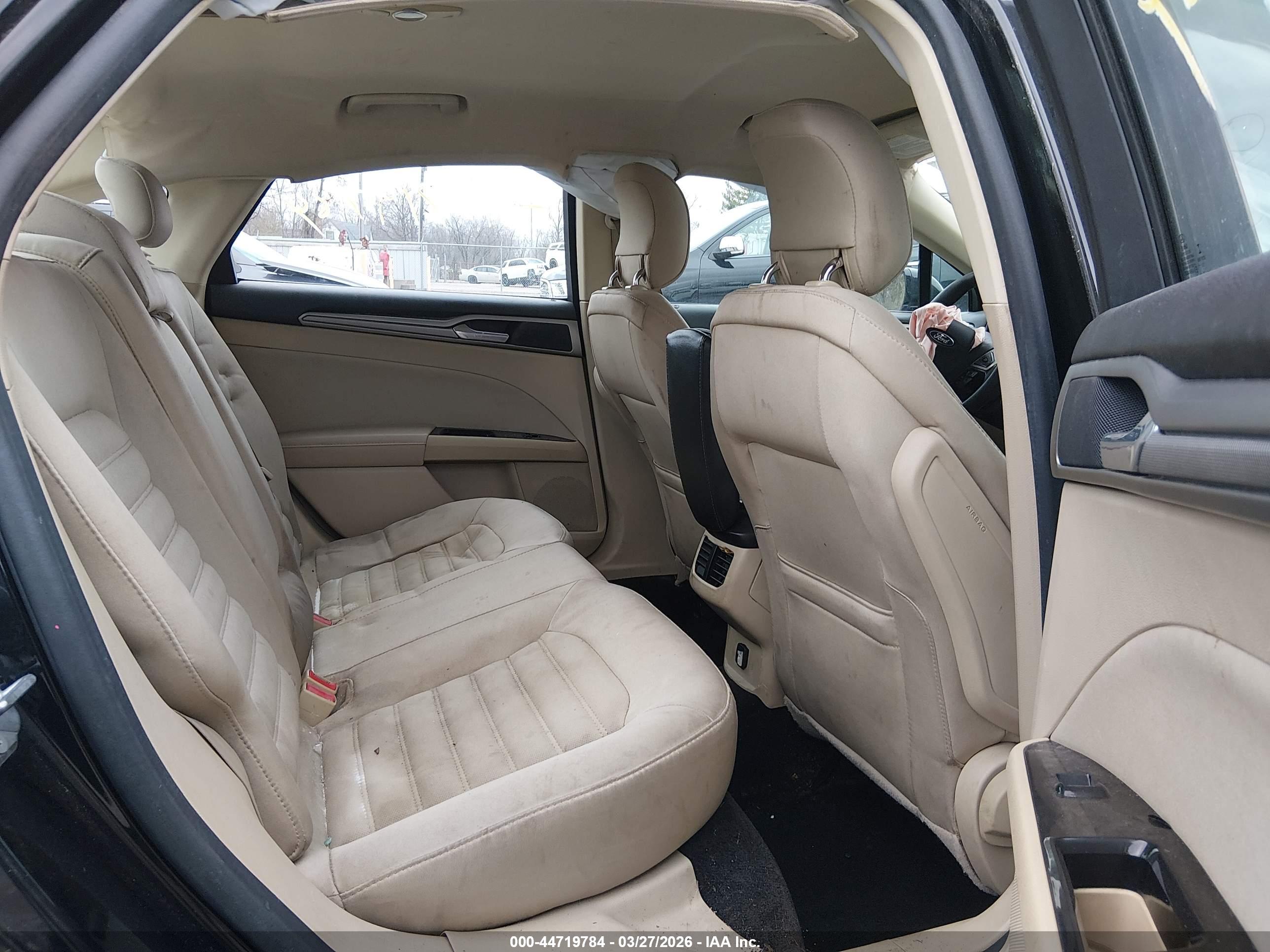 FORD FUSION image 8