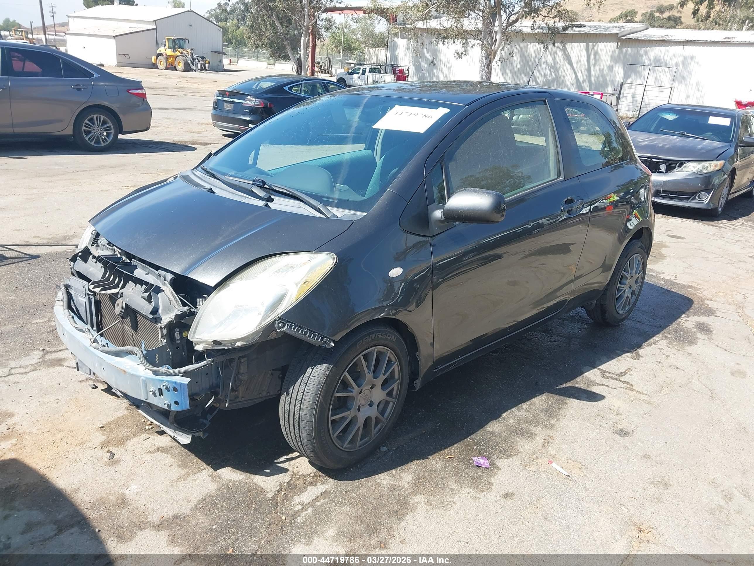 TOYOTA YARIS image 2