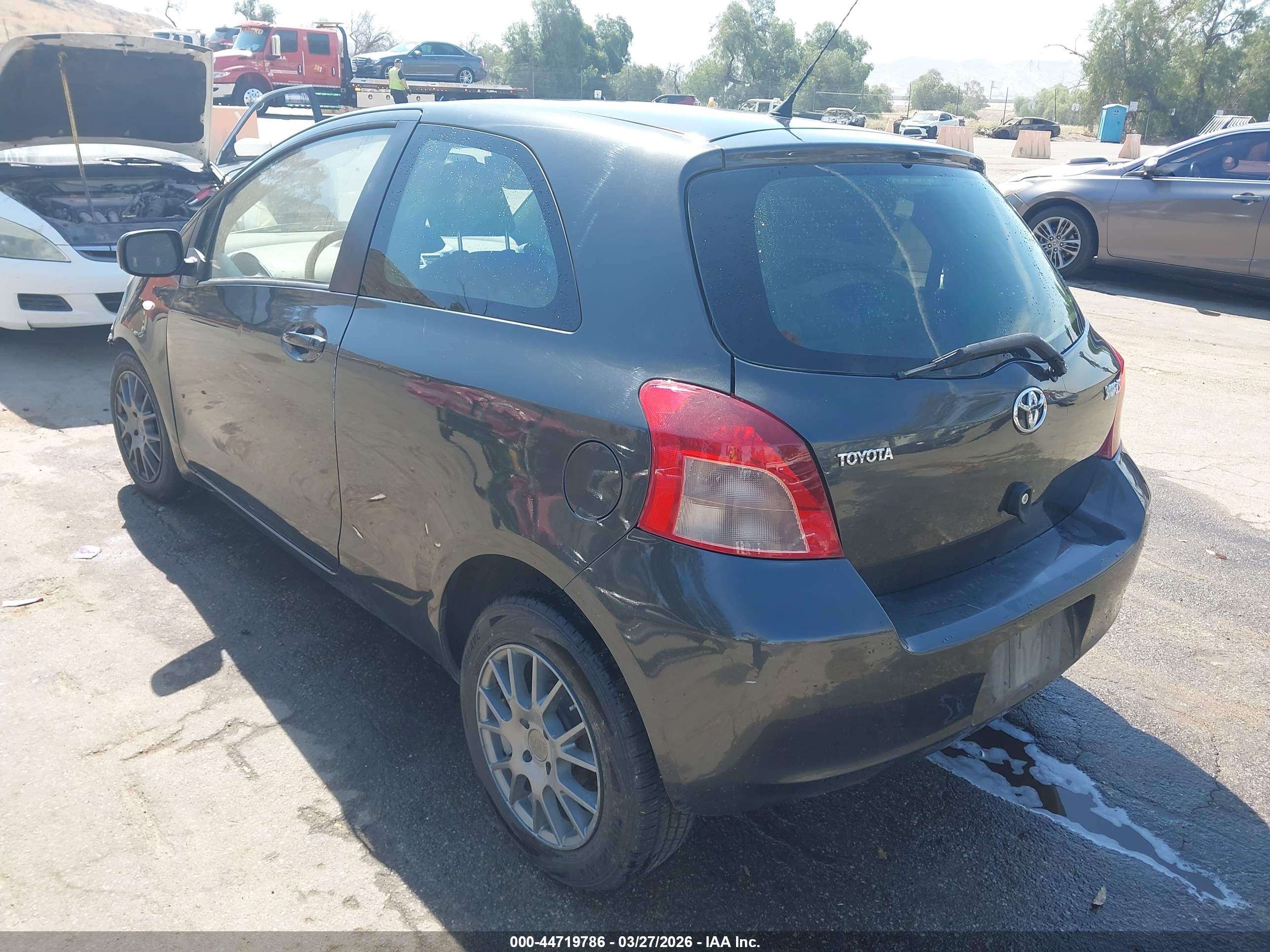TOYOTA YARIS image 3