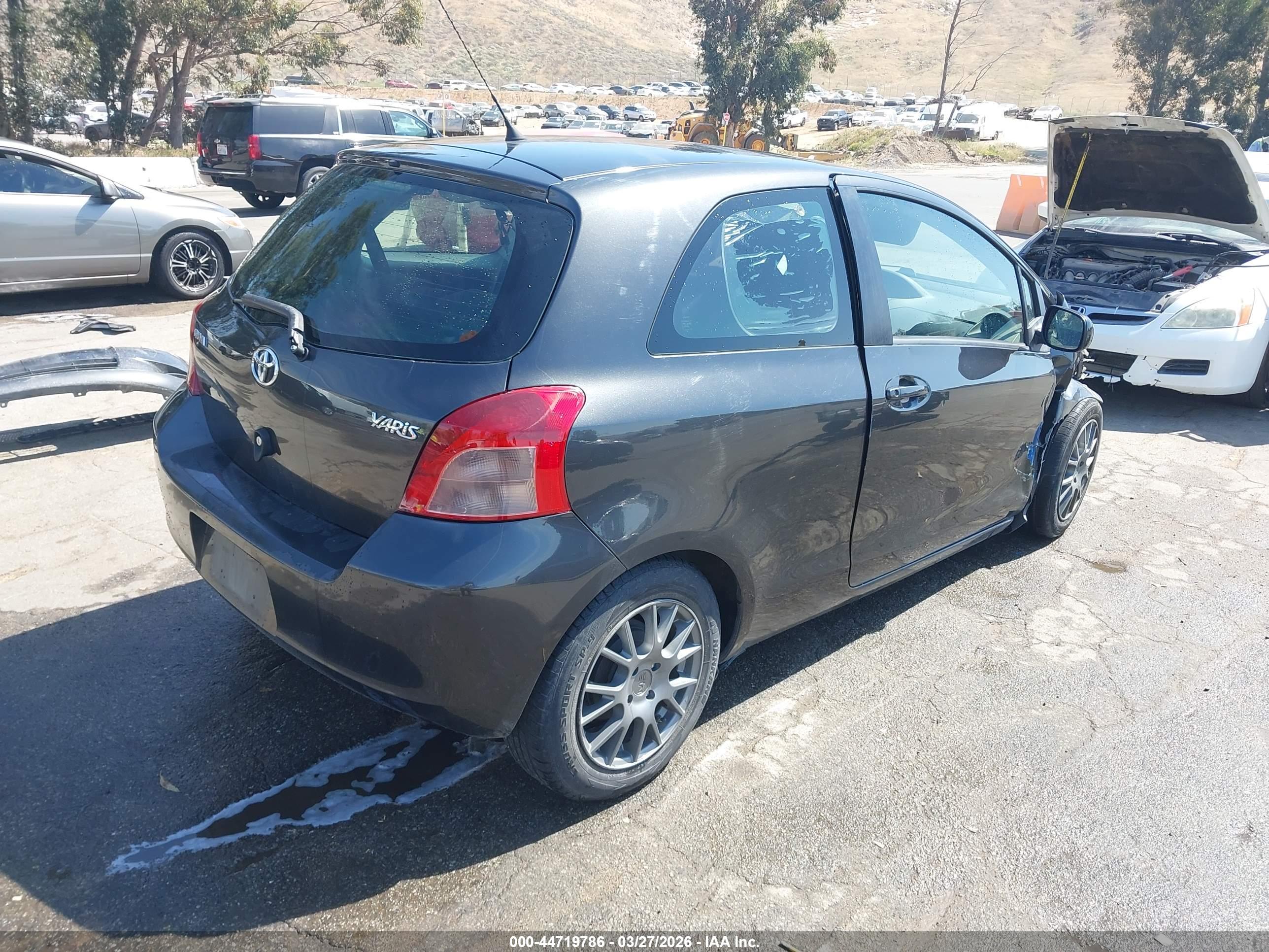 TOYOTA YARIS image 4