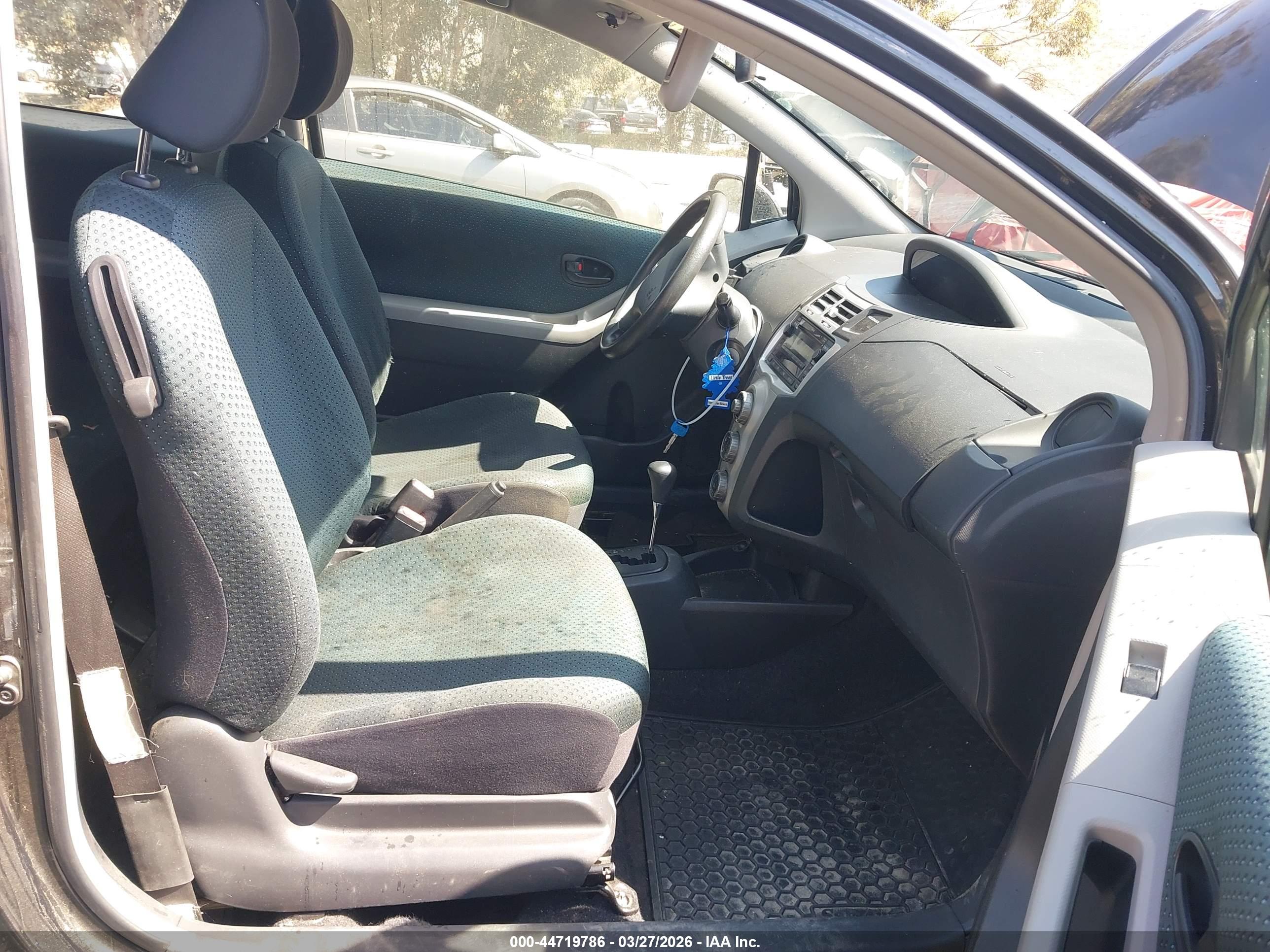 TOYOTA YARIS image 5