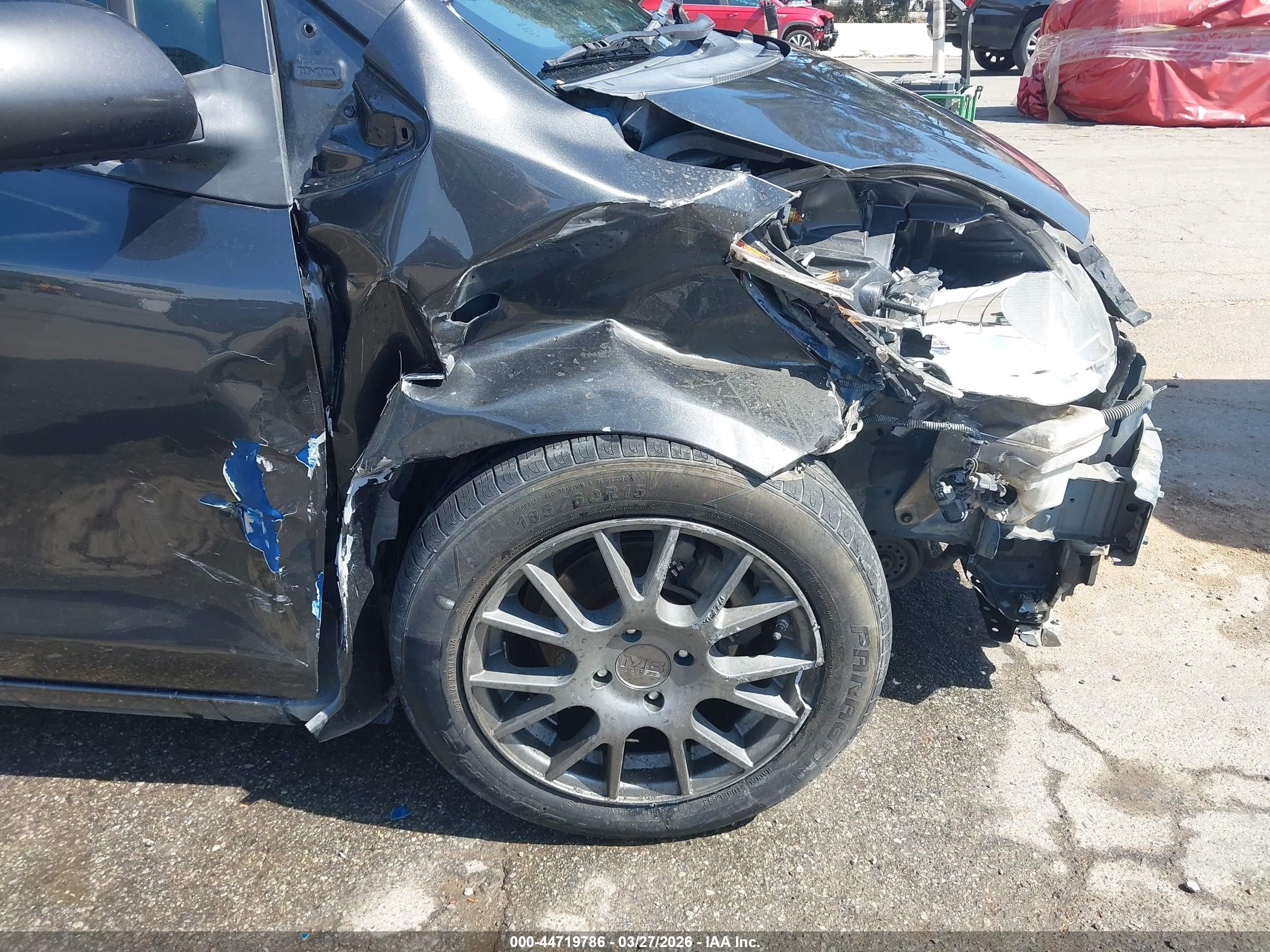 TOYOTA YARIS image 6