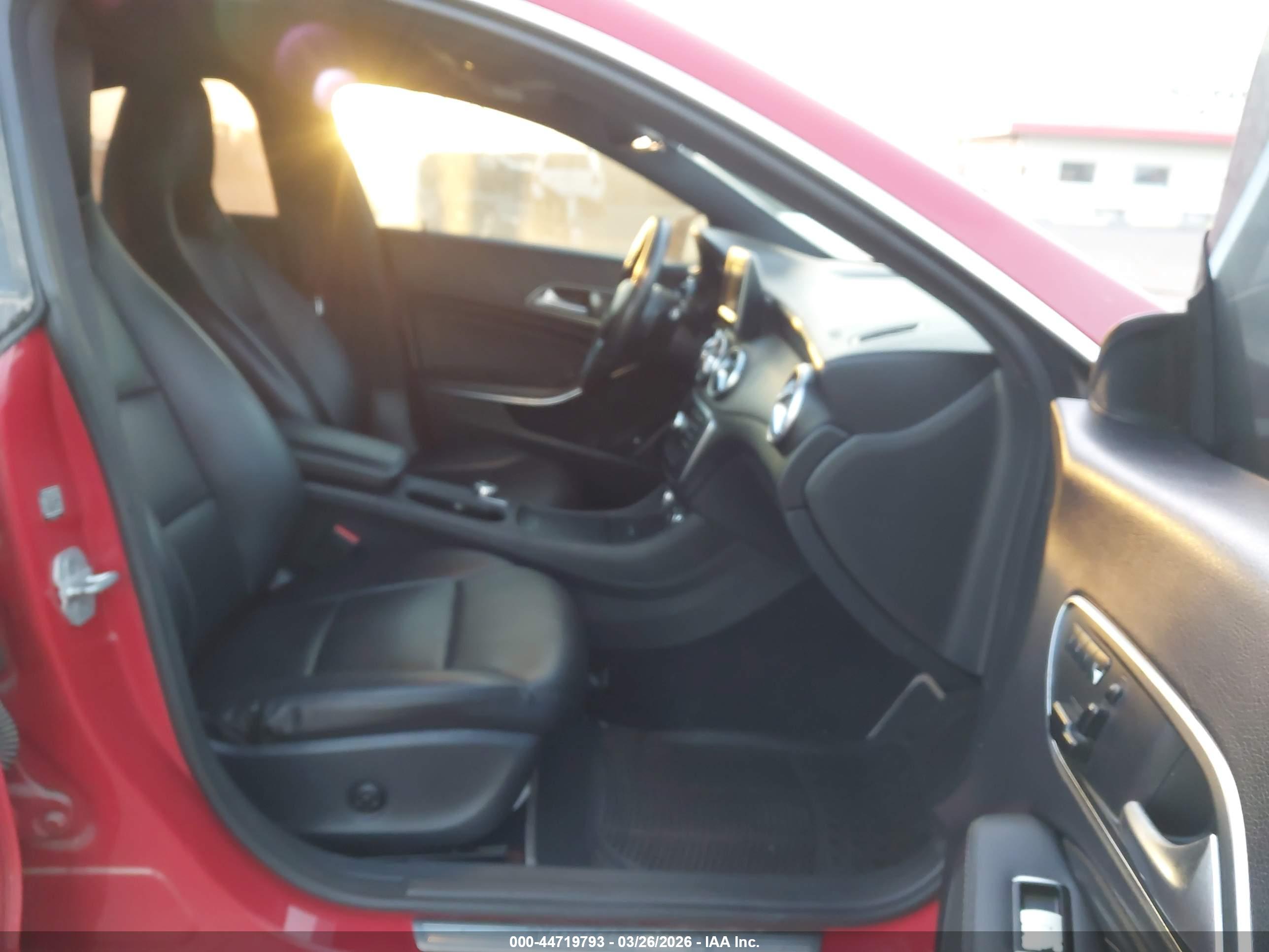 MERCEDES-BENZ CLA image 5