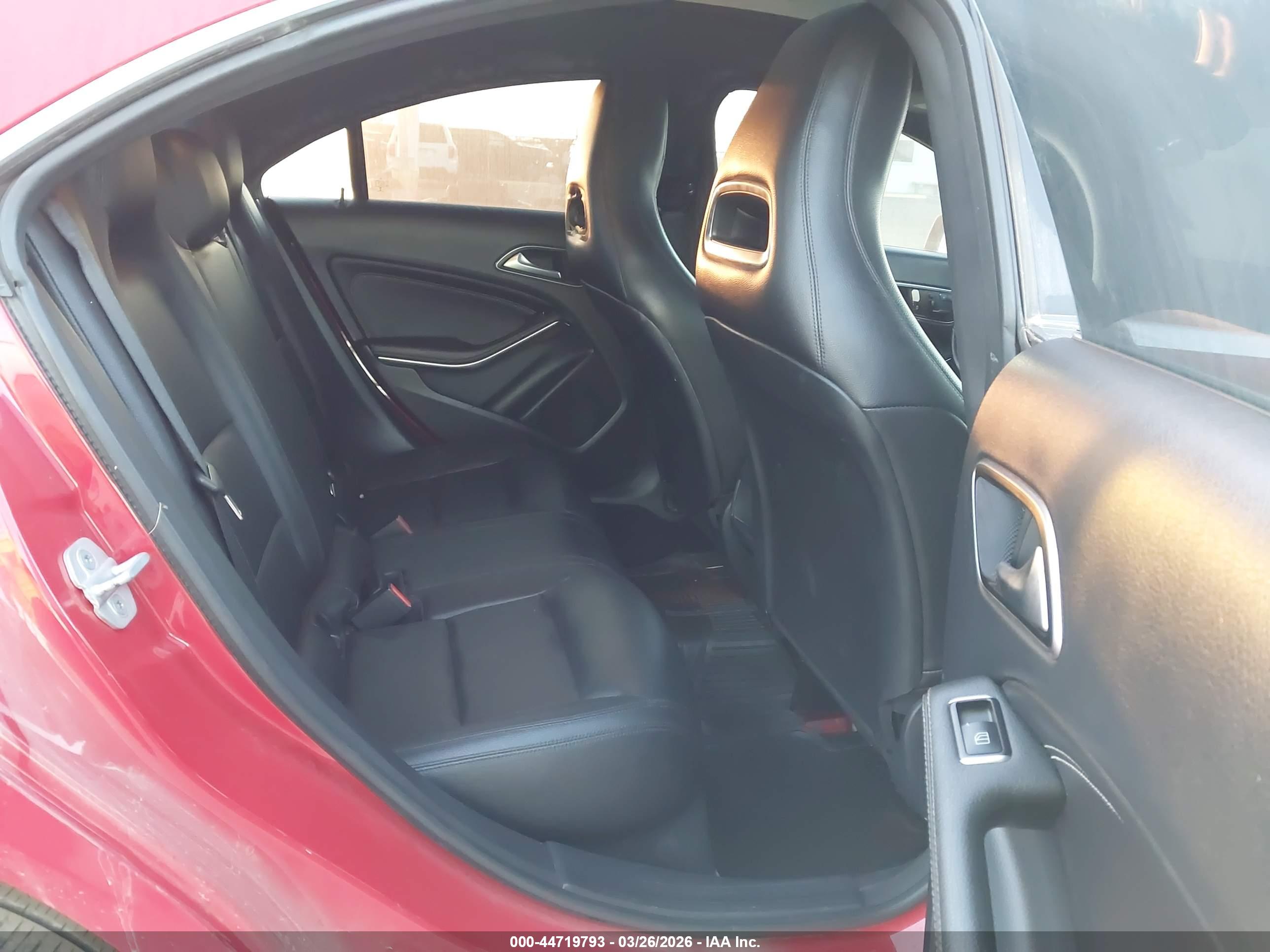 MERCEDES-BENZ CLA image 8