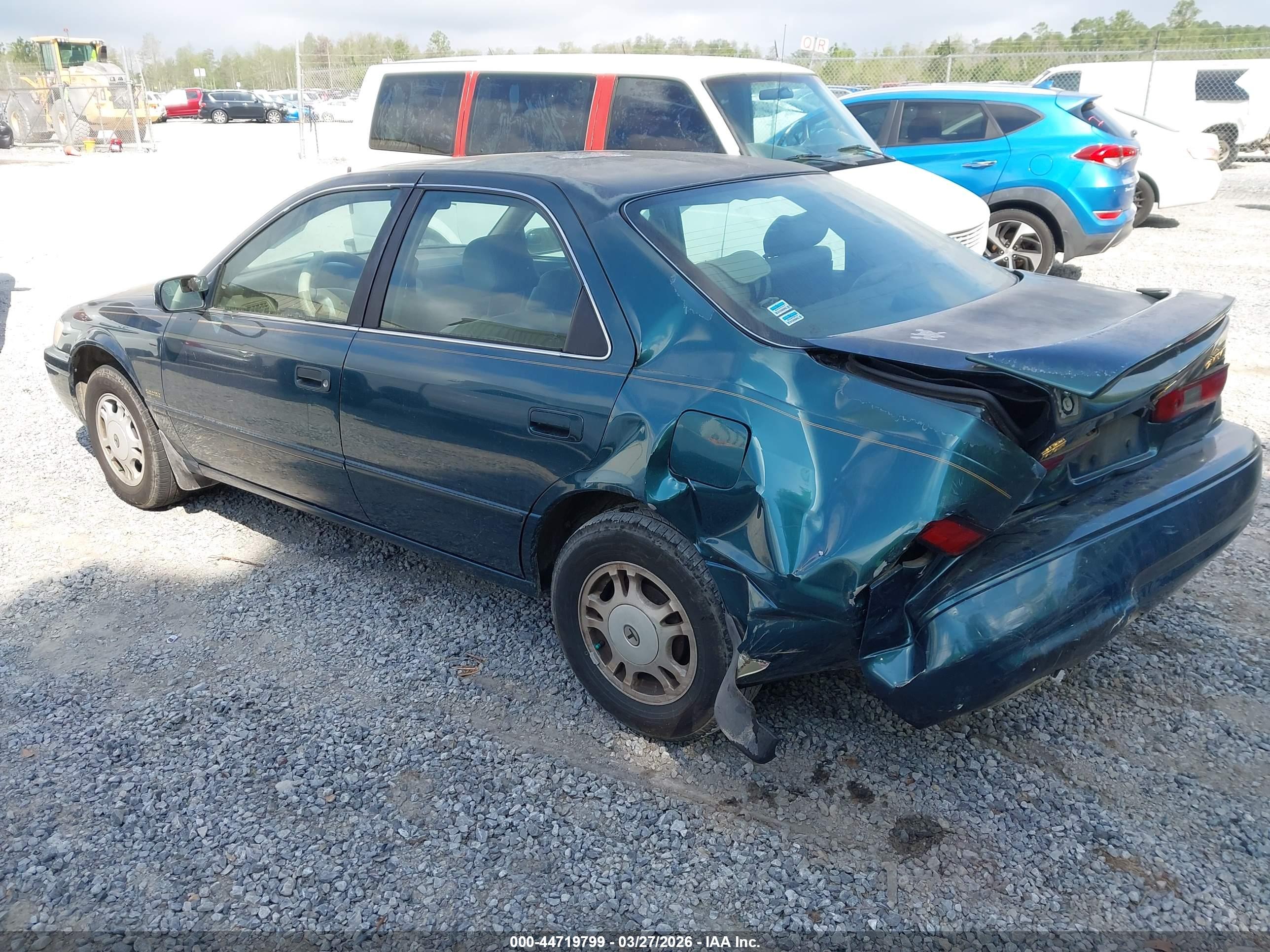 TOYOTA CAMRY image 3