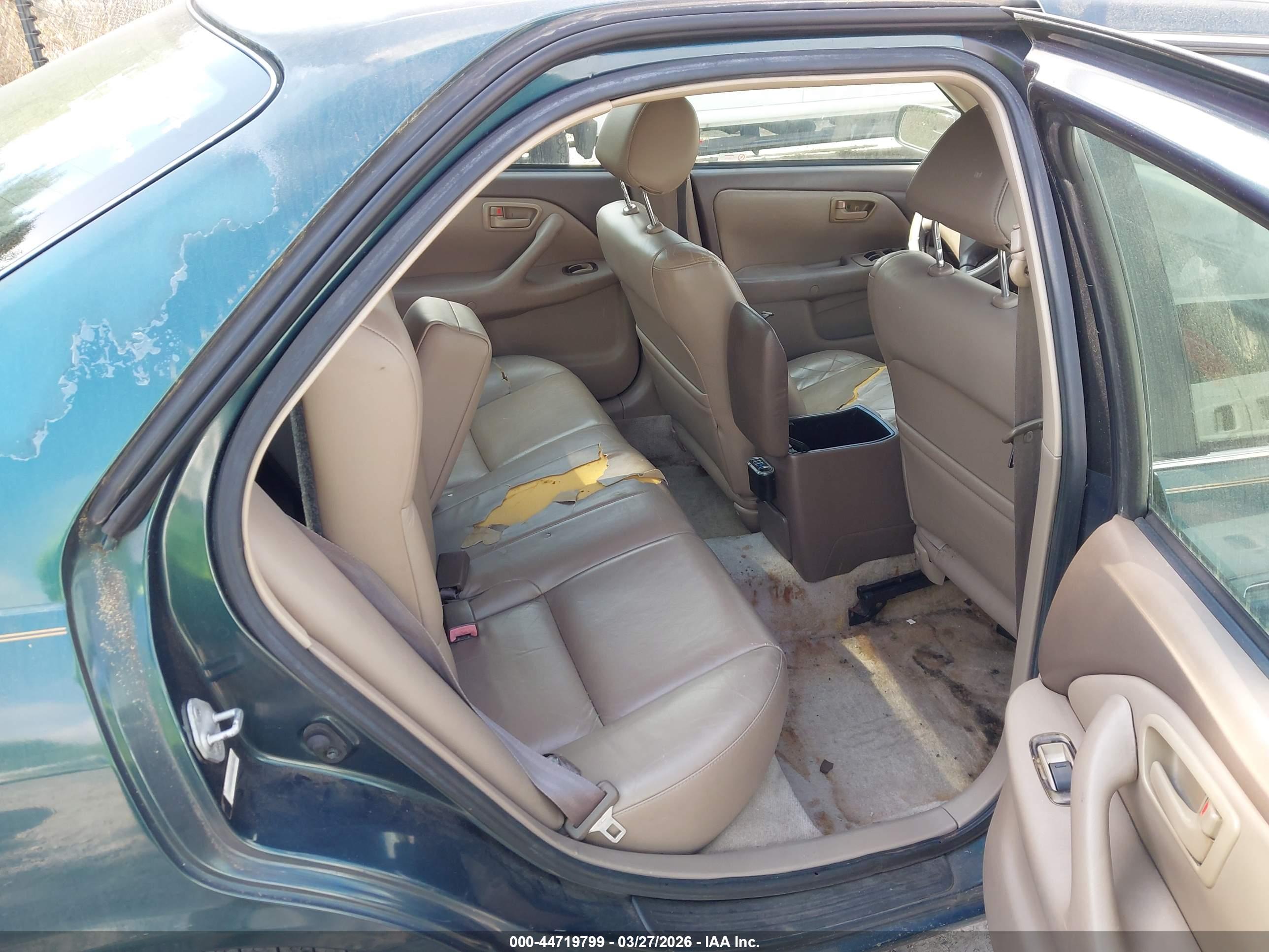TOYOTA CAMRY image 8